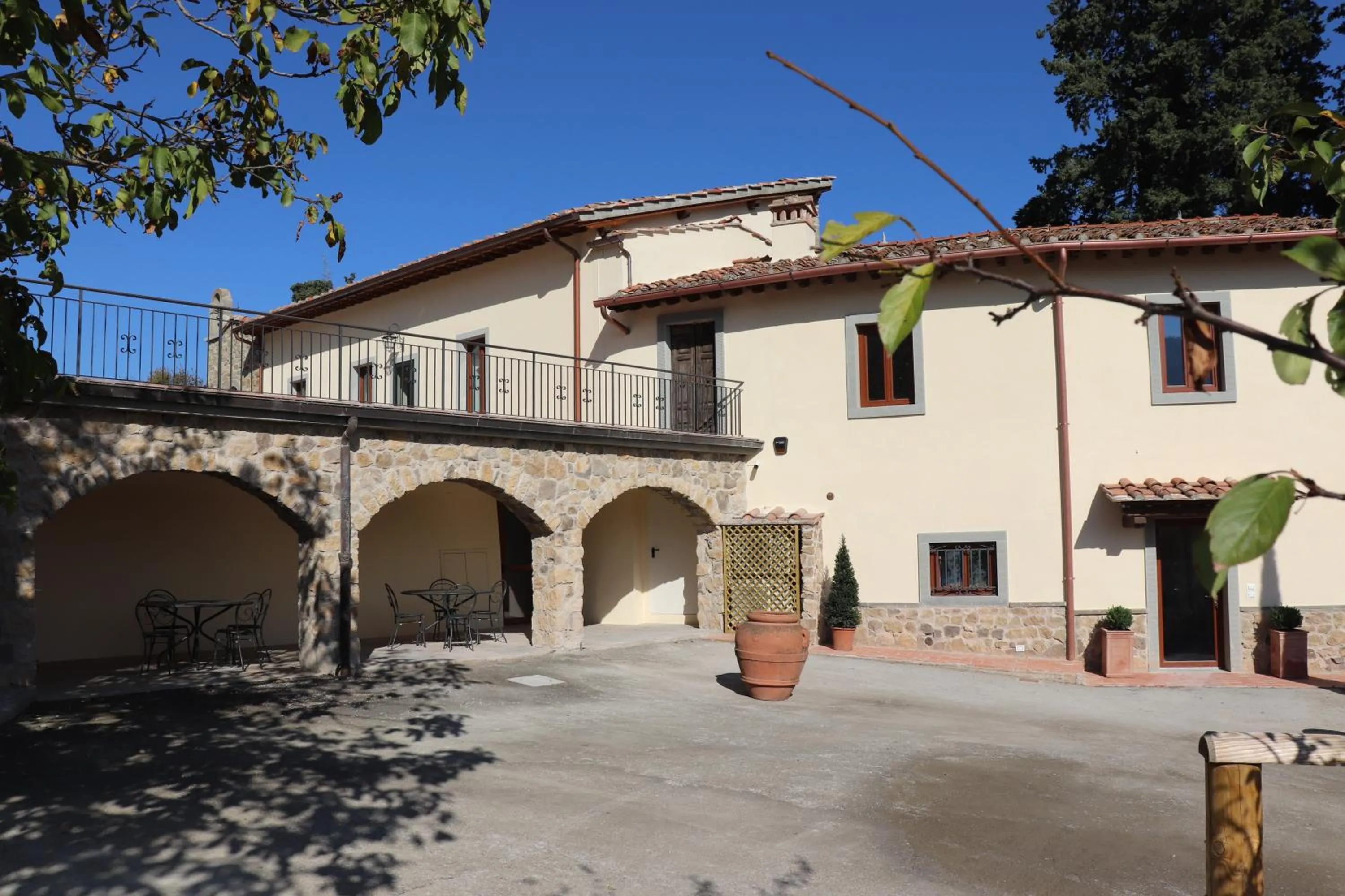 Facade/entrance in Borgo di Villa Cellaia Resort & SPA