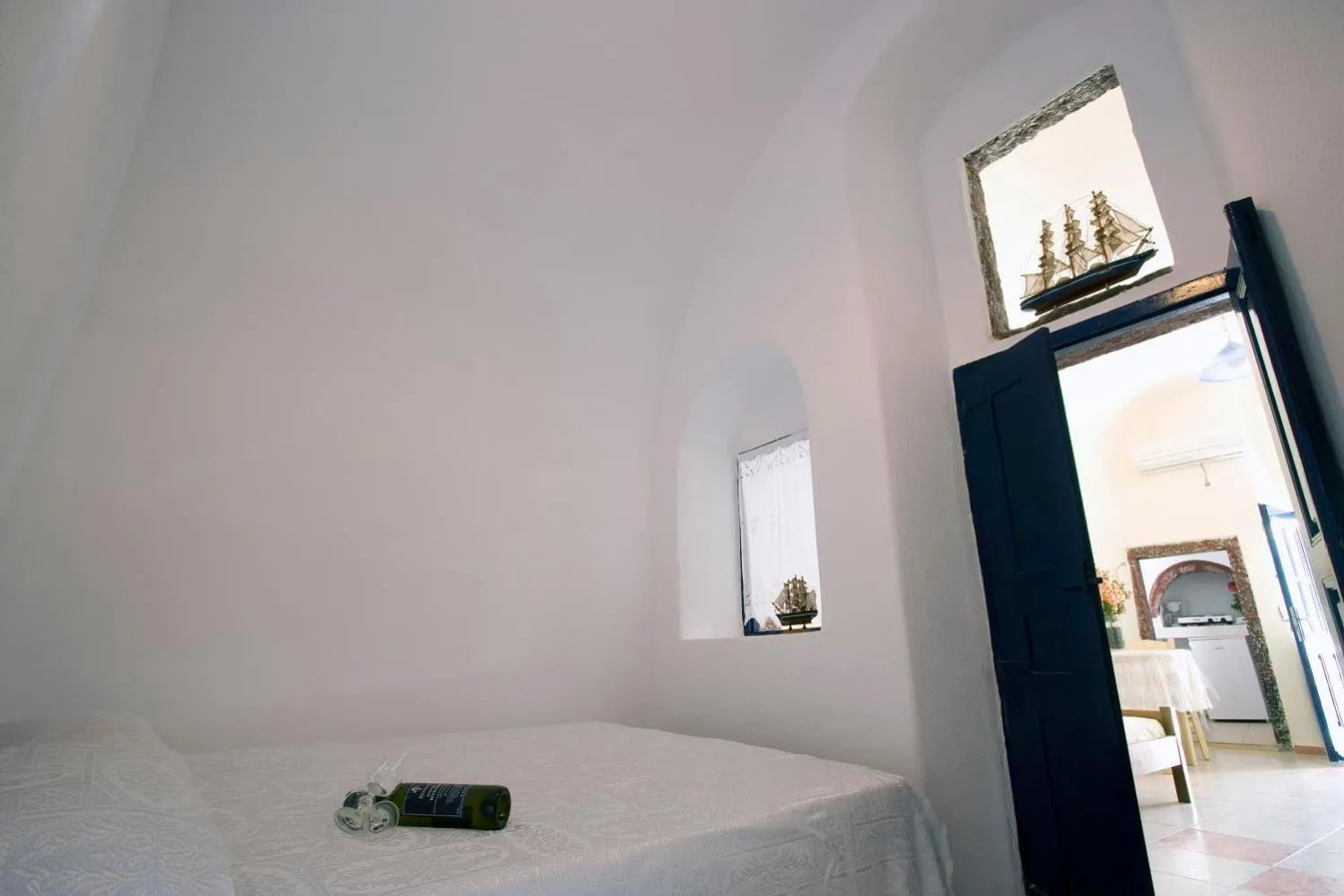 Photo of the whole room, Bed in Fotinos Houses