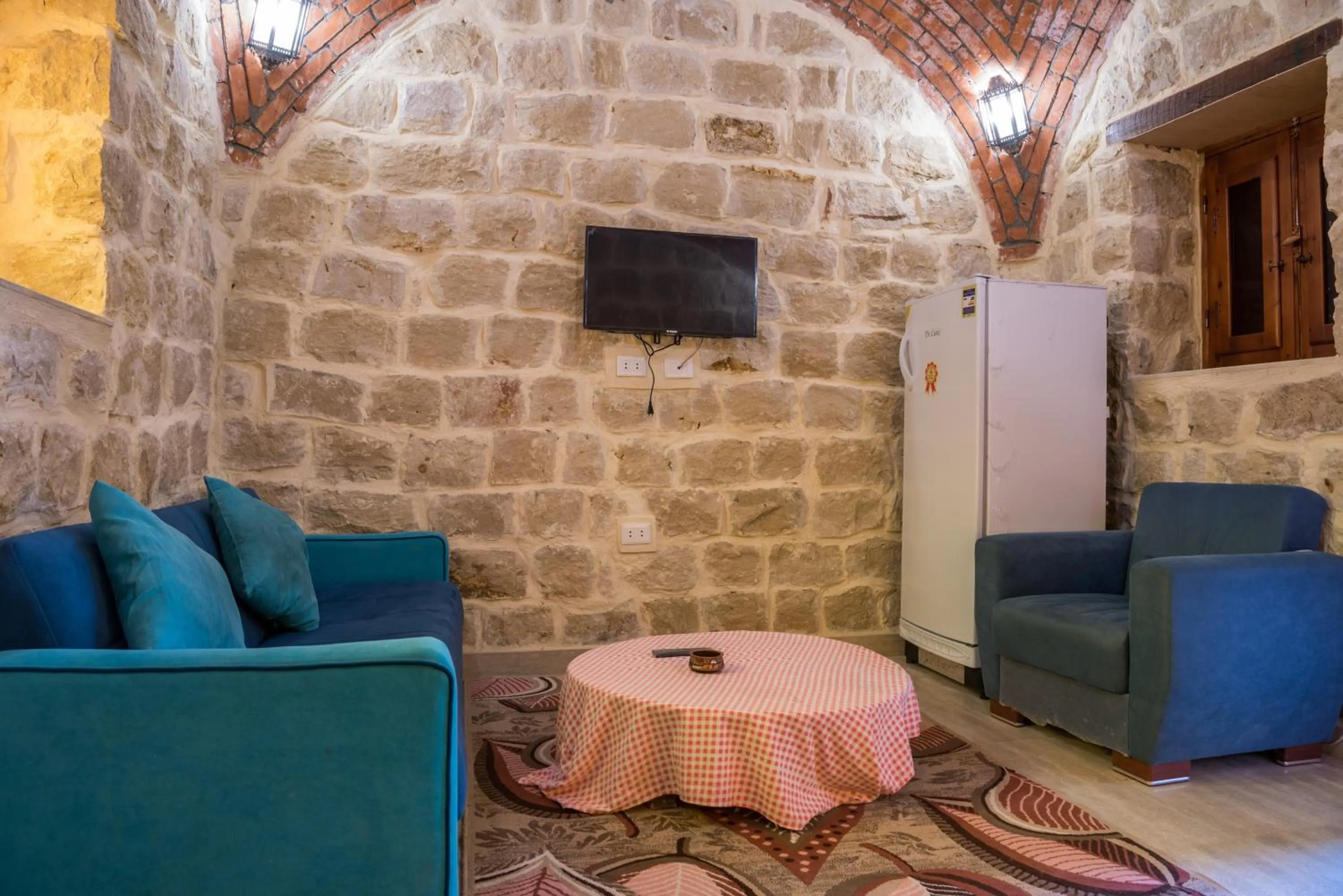 Communal lounge/ TV room in Zad El Mosafer Guest House