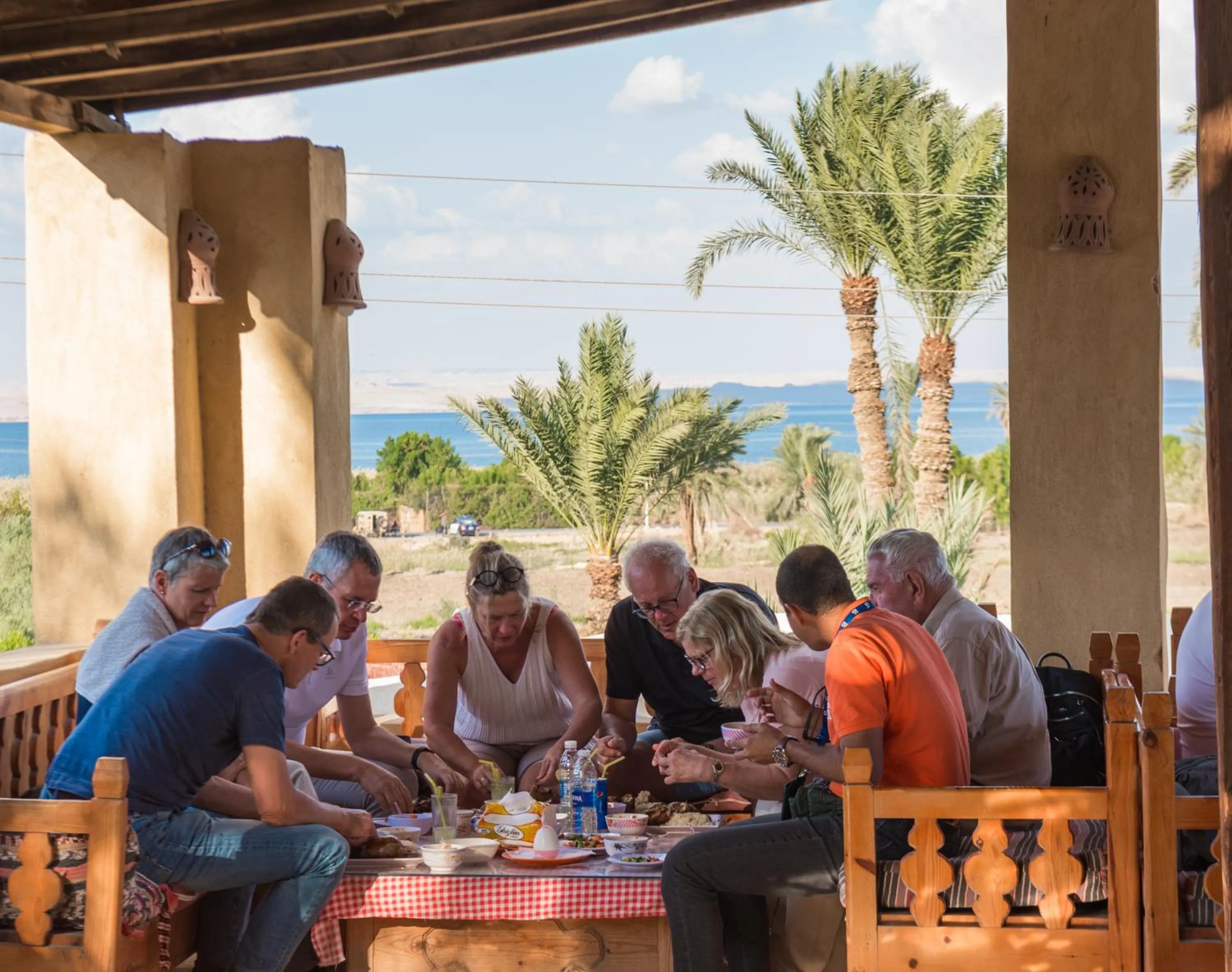 Restaurant/places to eat in Zad El Mosafer Guest House