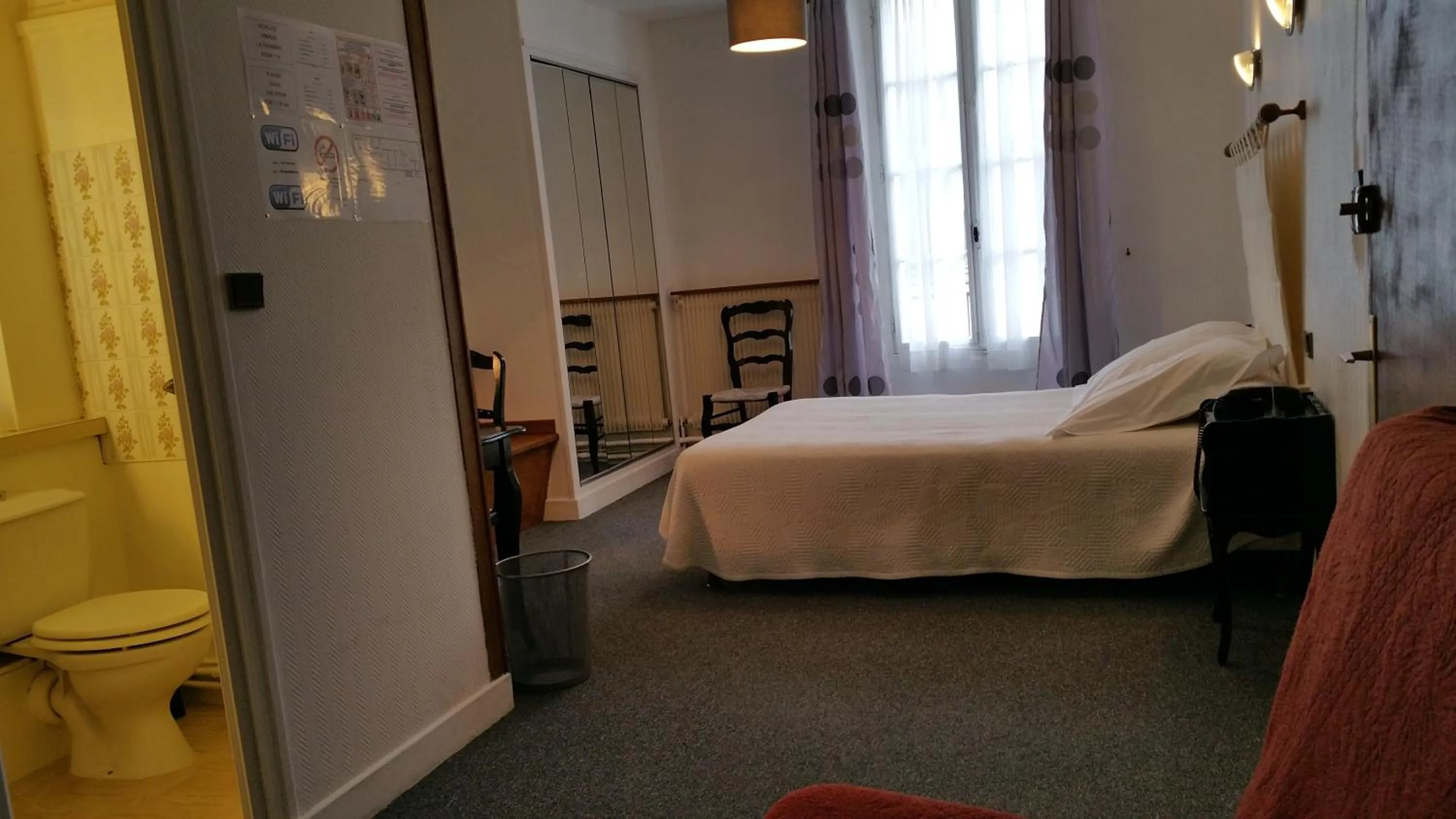 Bed in Hotel A Notre Dame