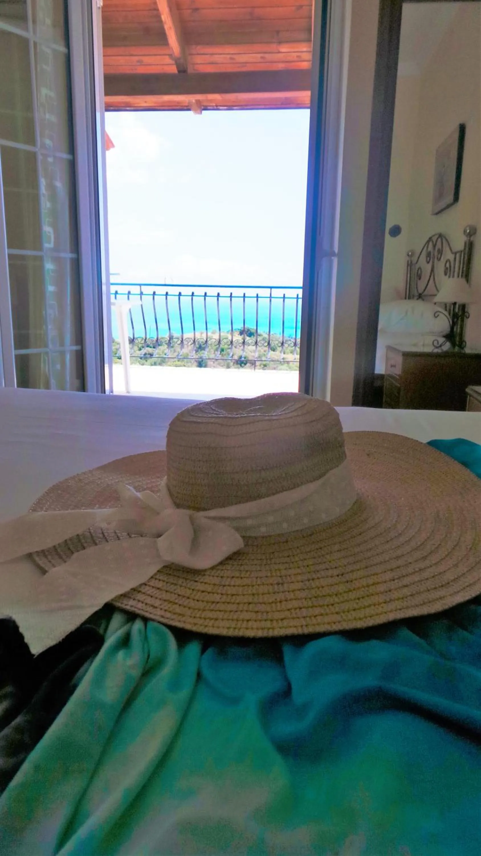 Day in Fiore Hill Sea View Studios