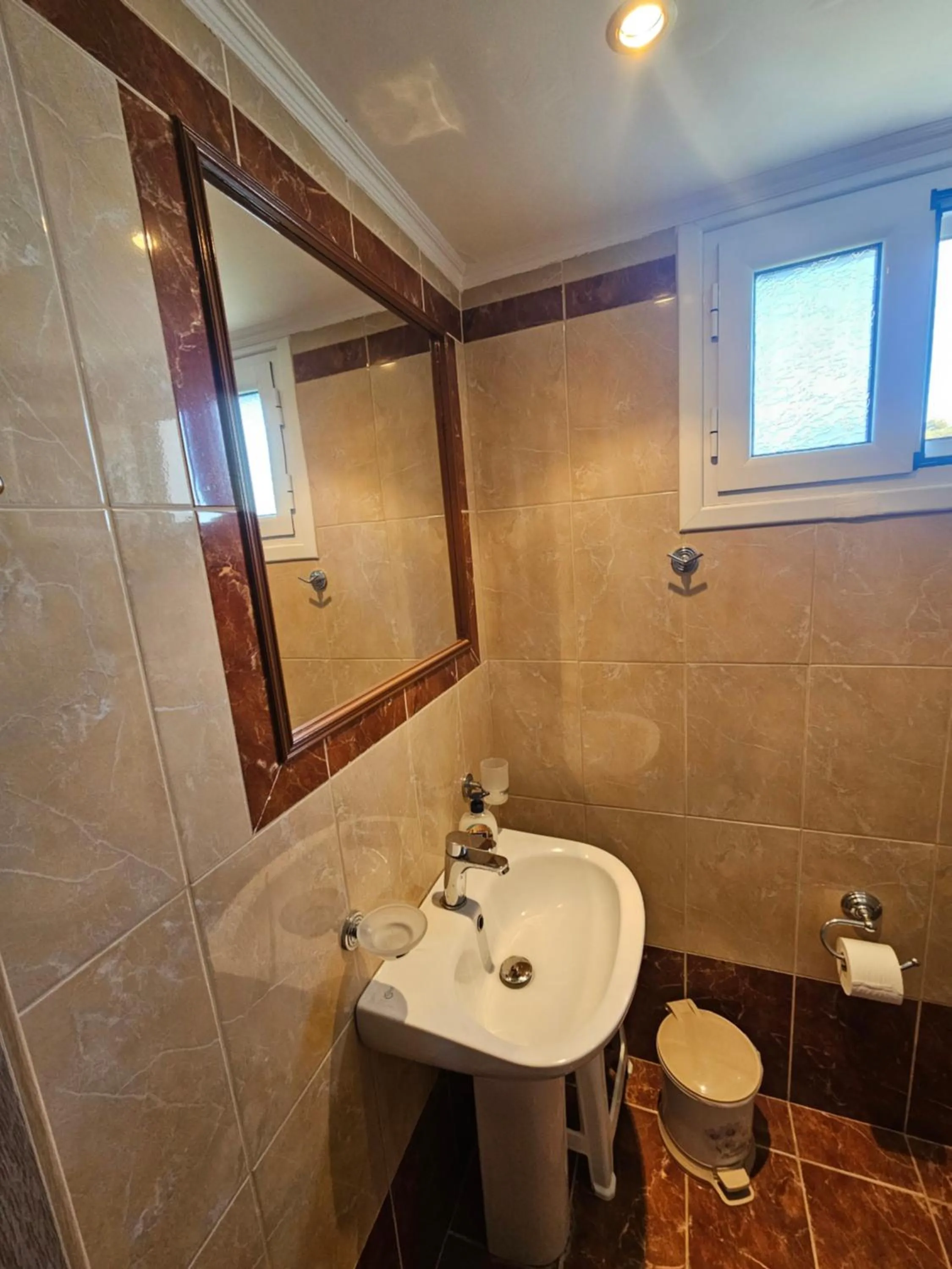 Fiore Hill Sea View Studios