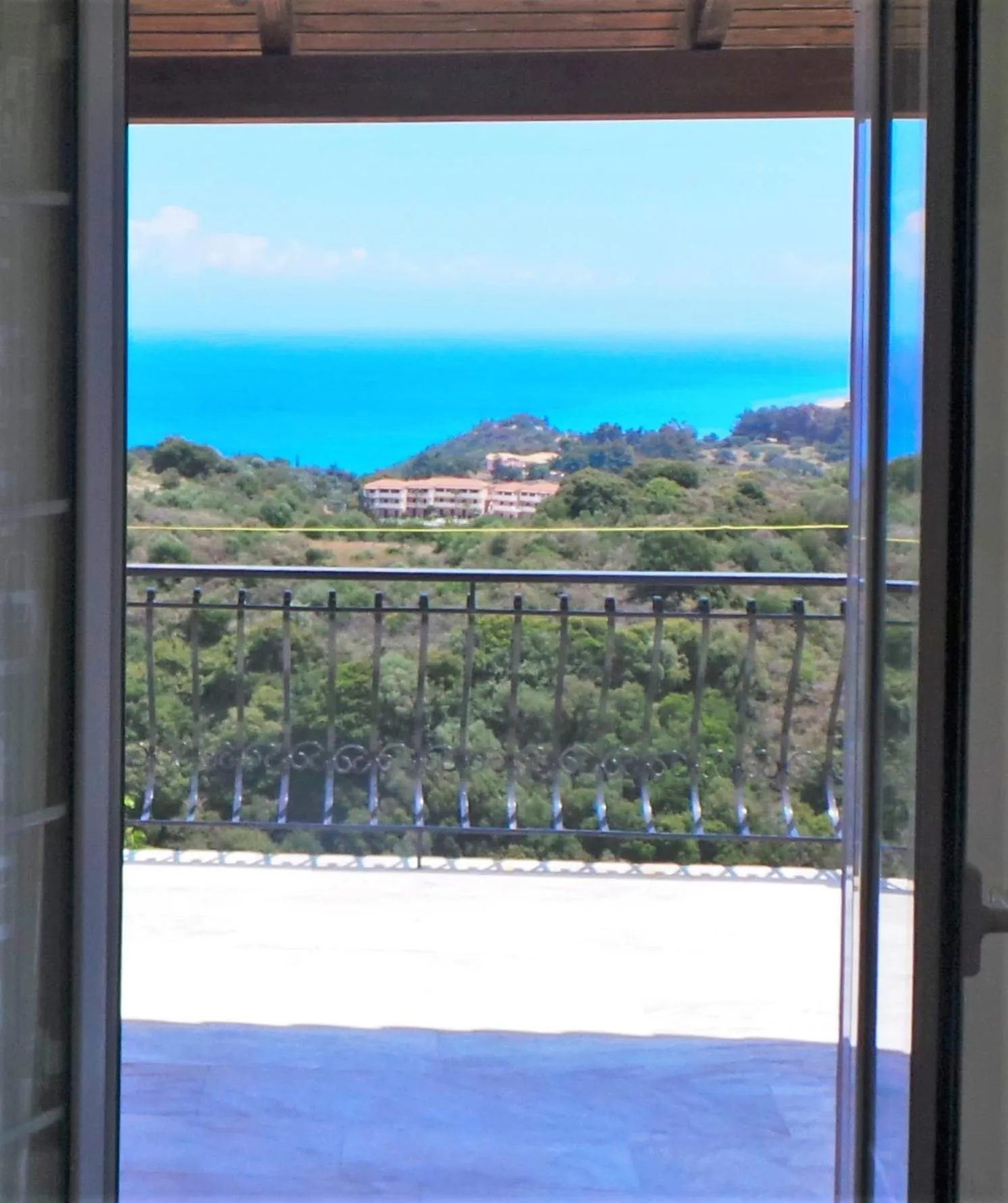 Day in Fiore Hill Sea View Studios