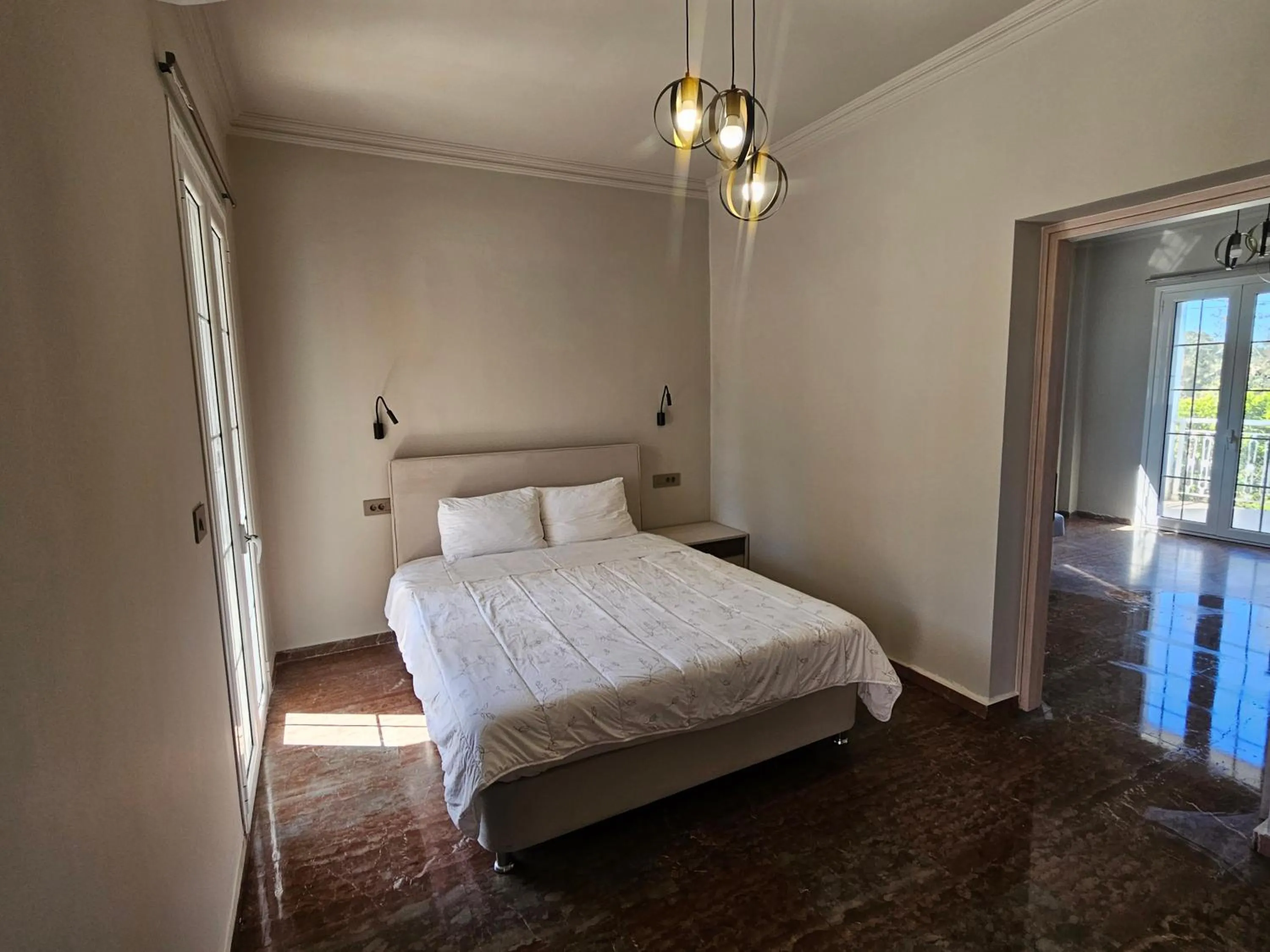 Bed in Fiore Hill Sea View Studios