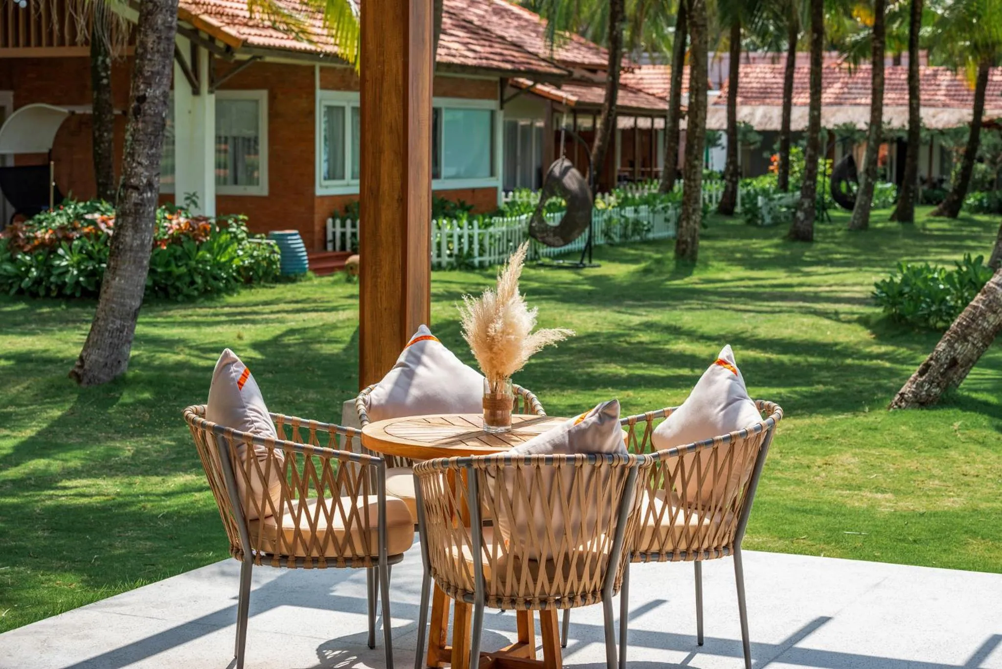 Restaurant/places to eat in Famiana Resort & Spa - Breakfast is served as Brunch 6AM30 to 1PM