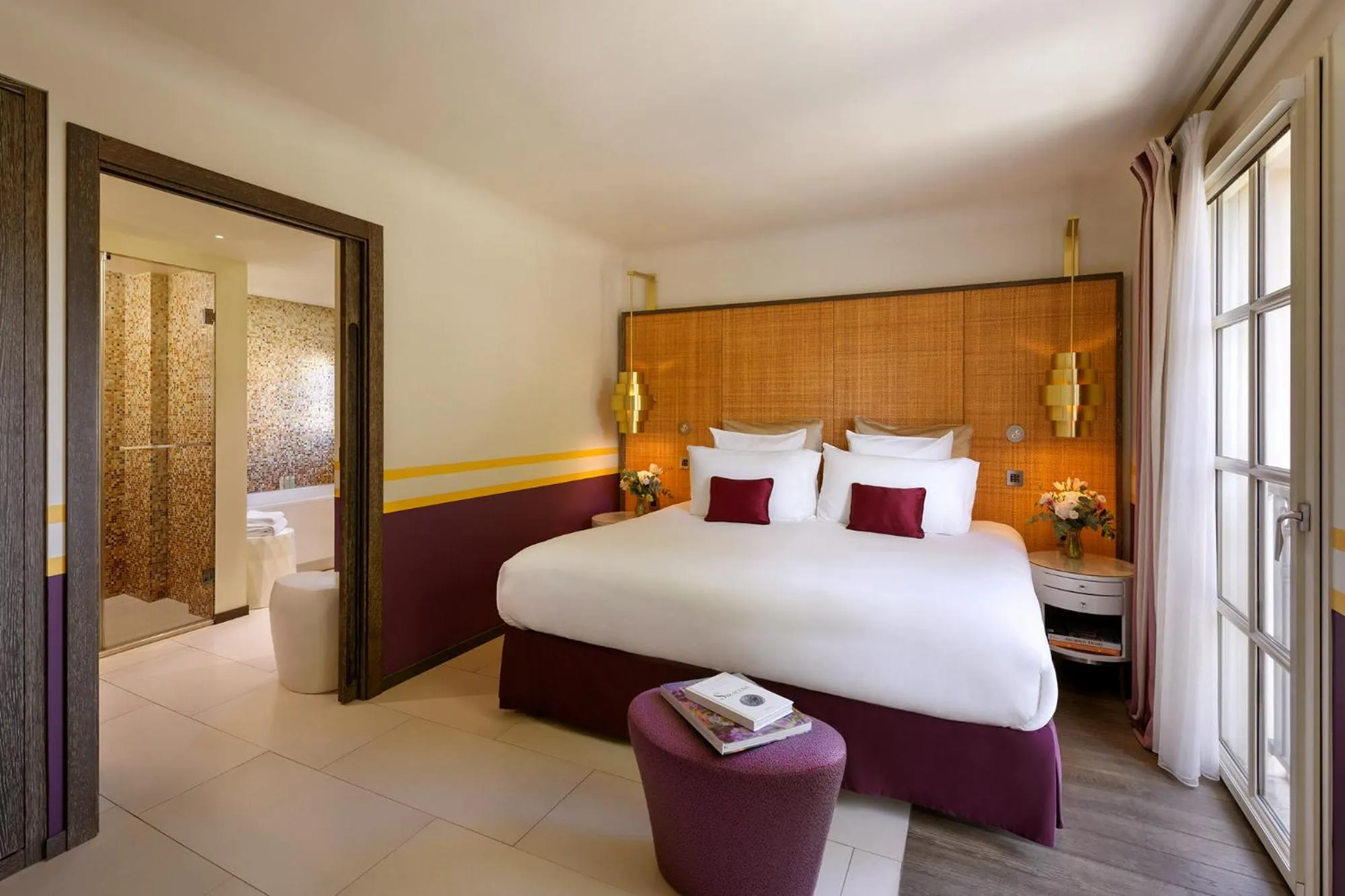 Bedroom, Bed in Hôtel de Paris Saint-Tropez