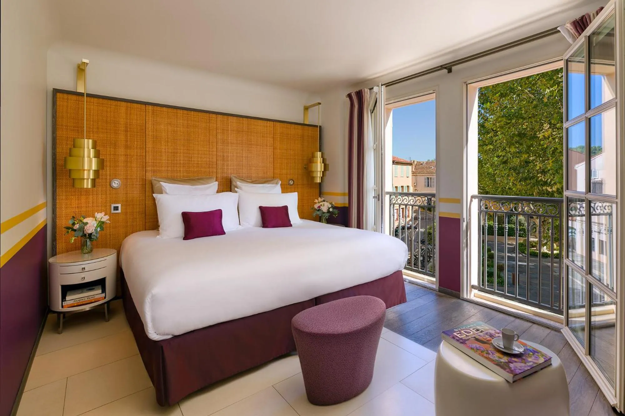 Bedroom, Bed in Hôtel de Paris Saint-Tropez