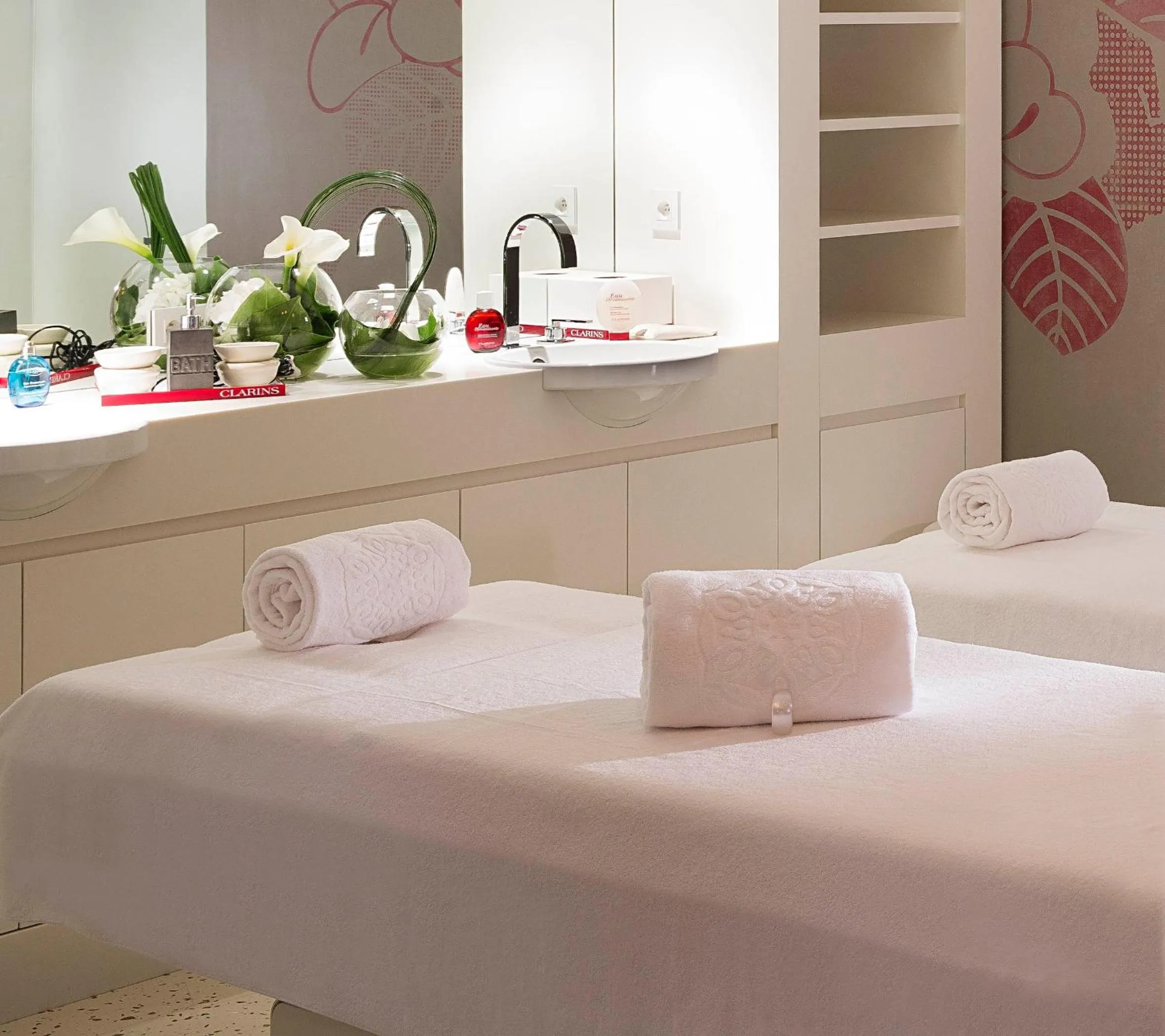 Massage, Bed in Hôtel de Paris Saint-Tropez