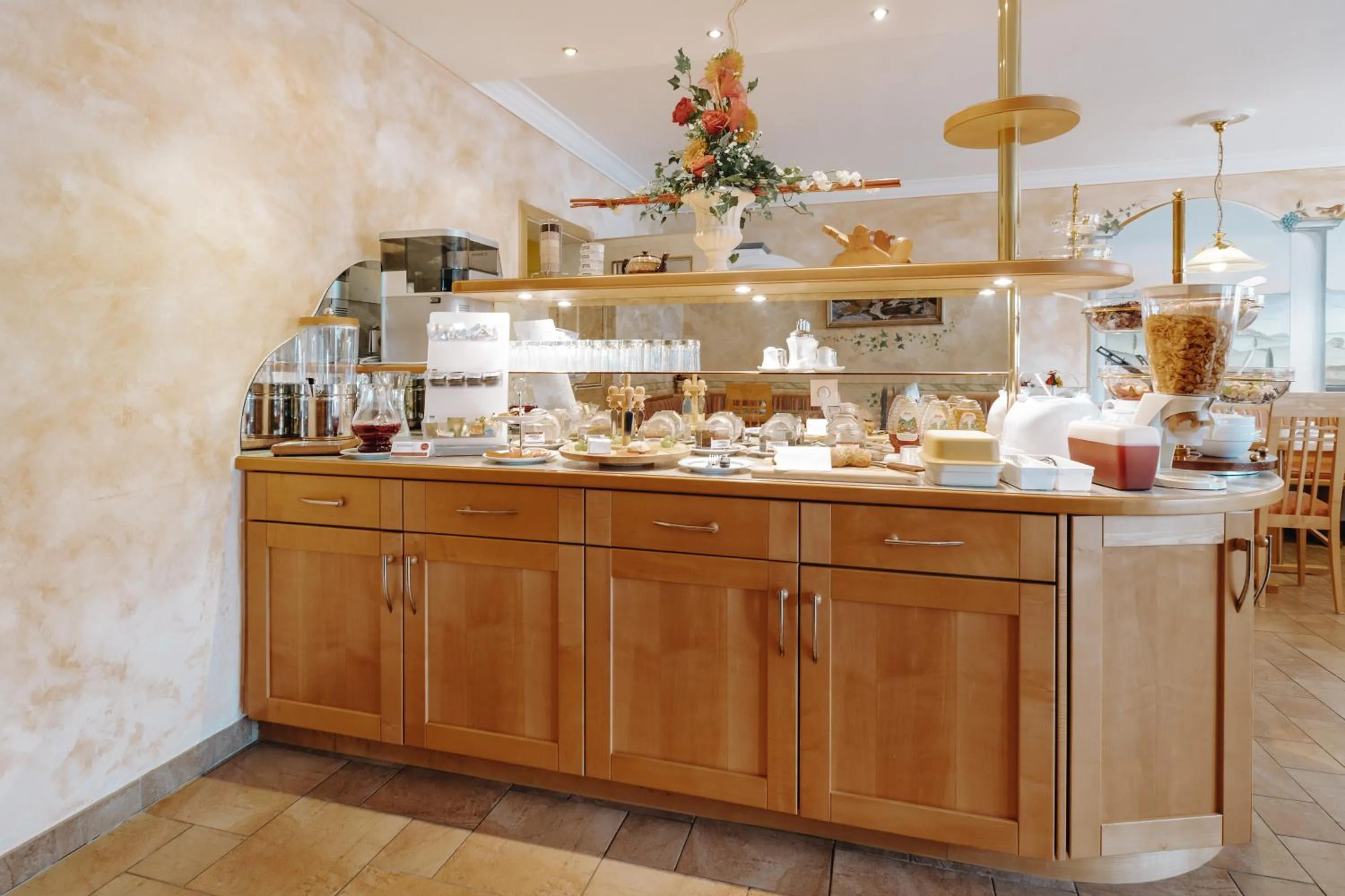 Breakfast in Hotel Garni Tannenhof