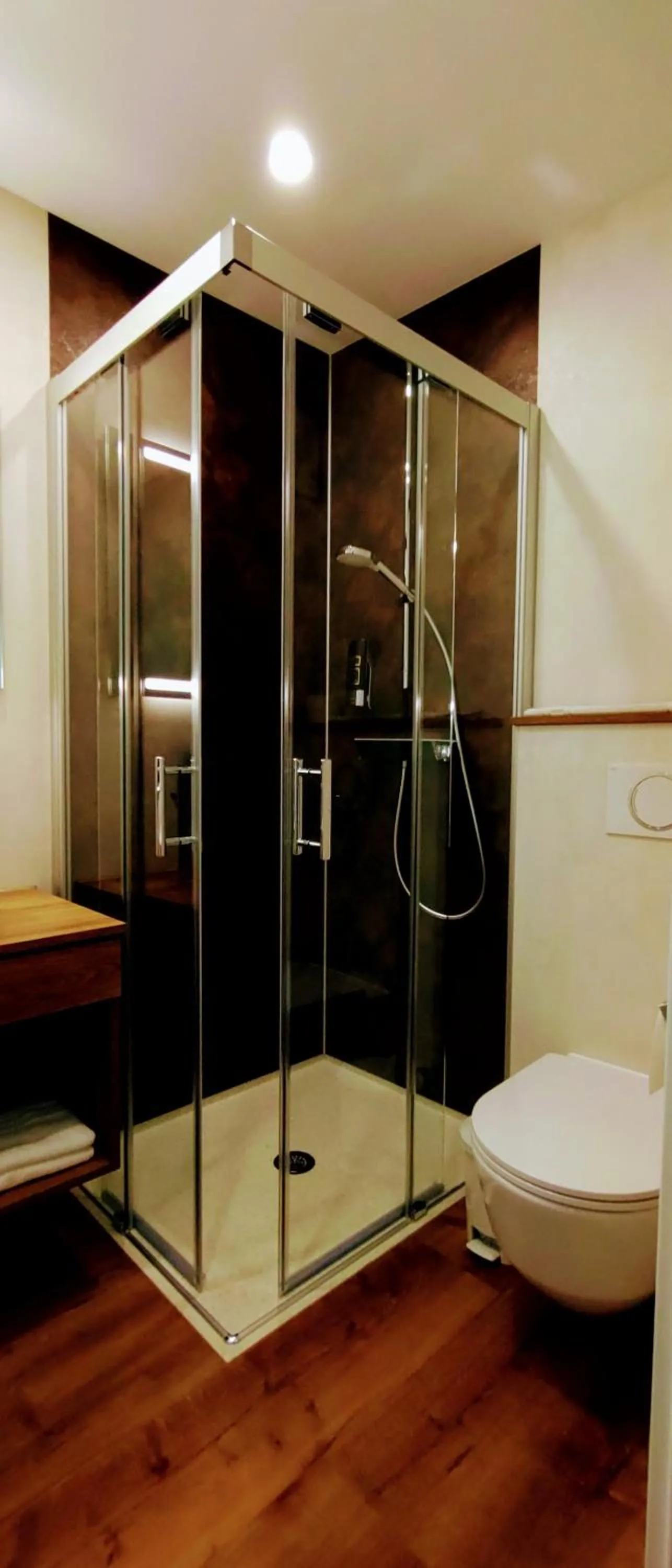 Bathroom in Hotel Garni Tannenhof