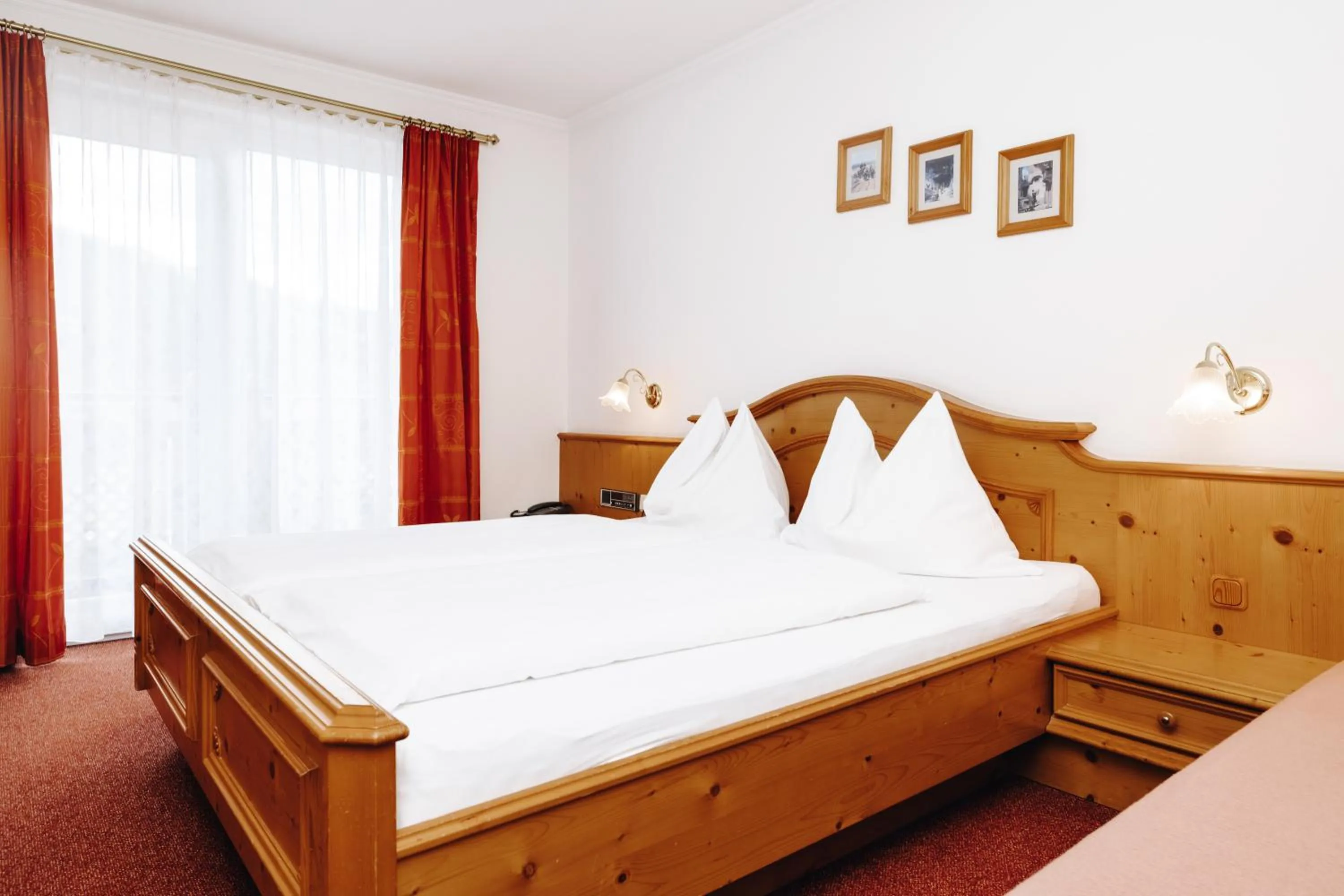 Bed in Hotel Garni Tannenhof
