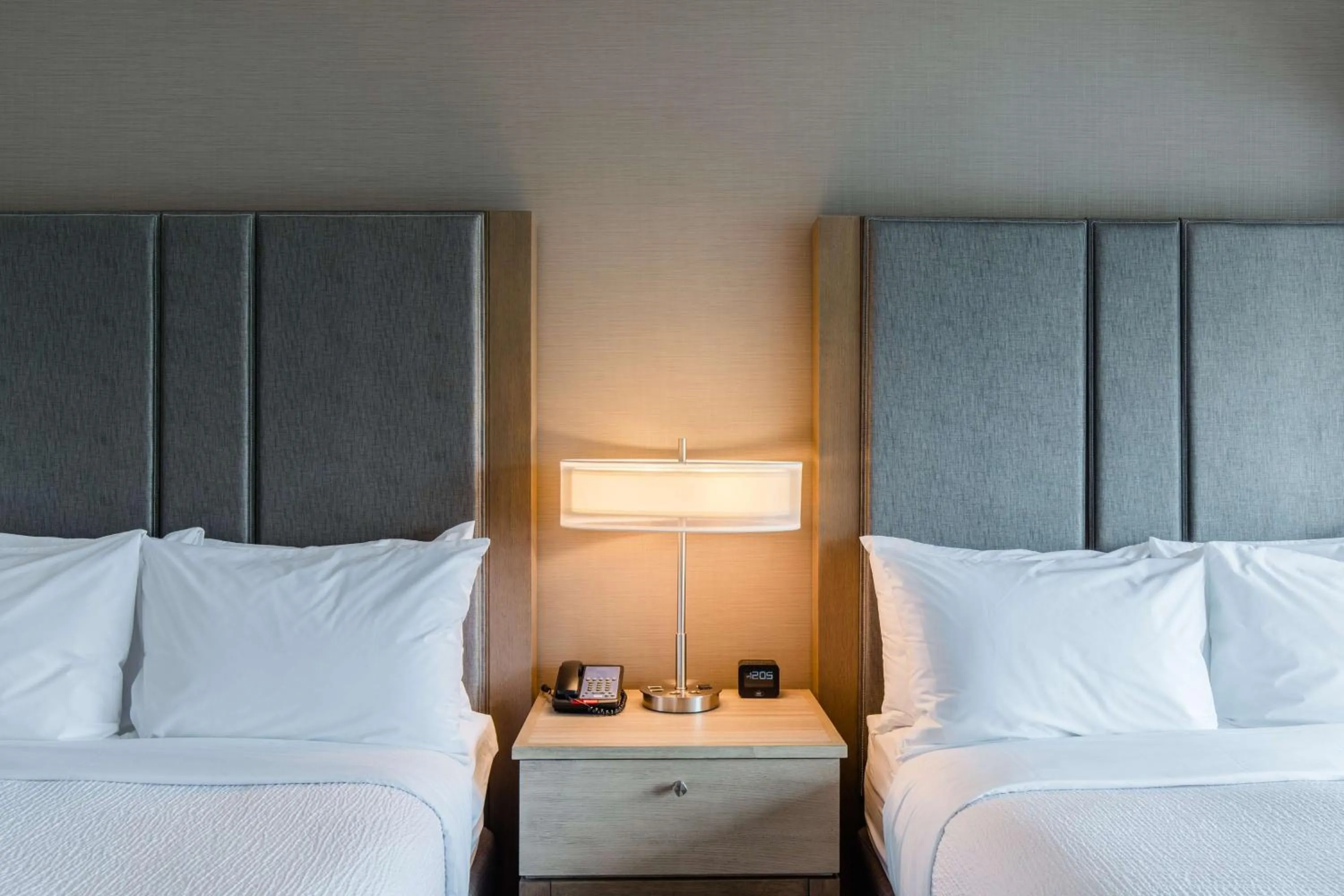 Bedroom, Bed in Coast Seattle Downtown Hotel by APA