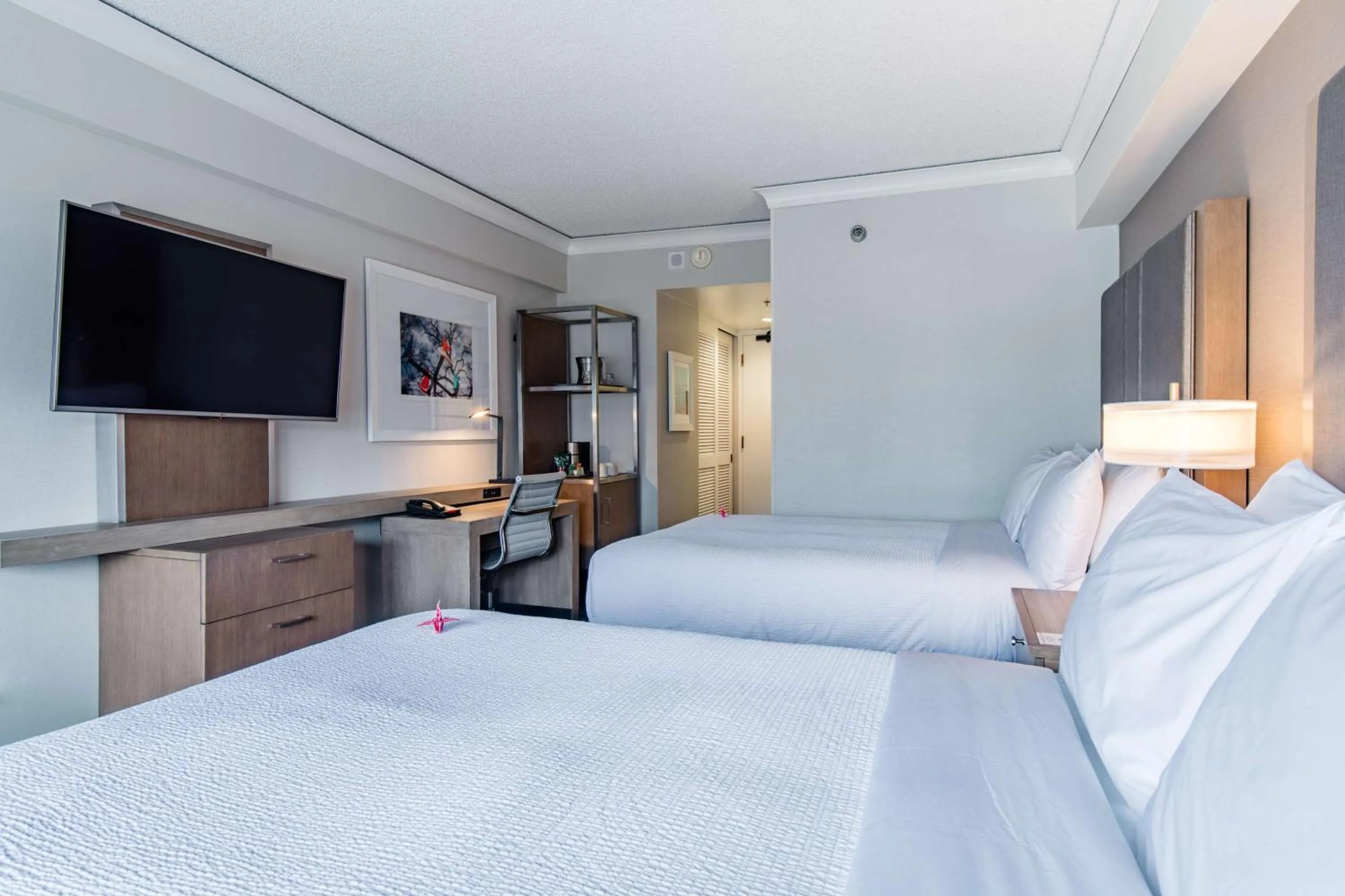 Bedroom, Bed in Coast Seattle Downtown Hotel by APA