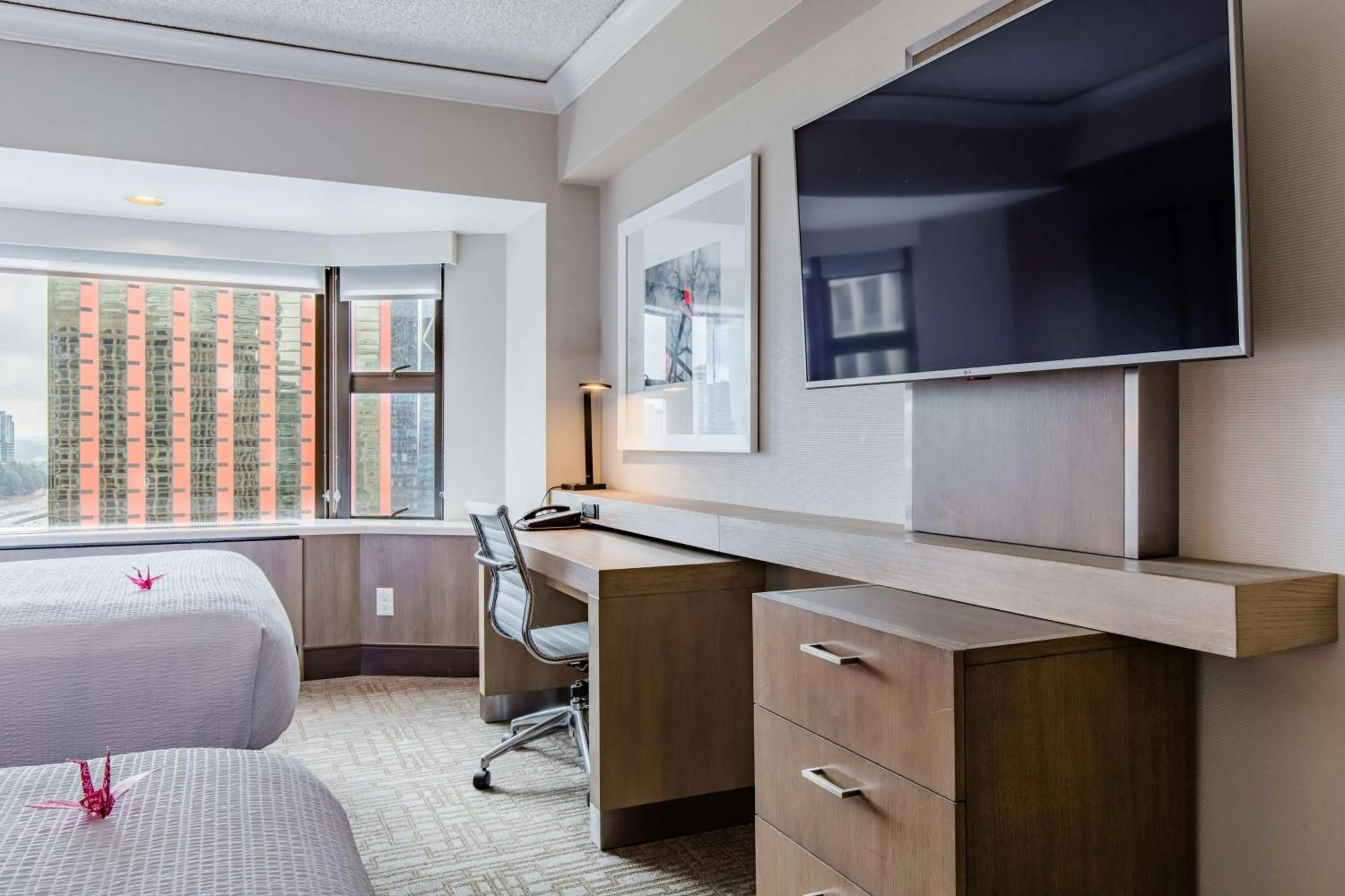 Bedroom, Bed in Coast Seattle Downtown Hotel by APA