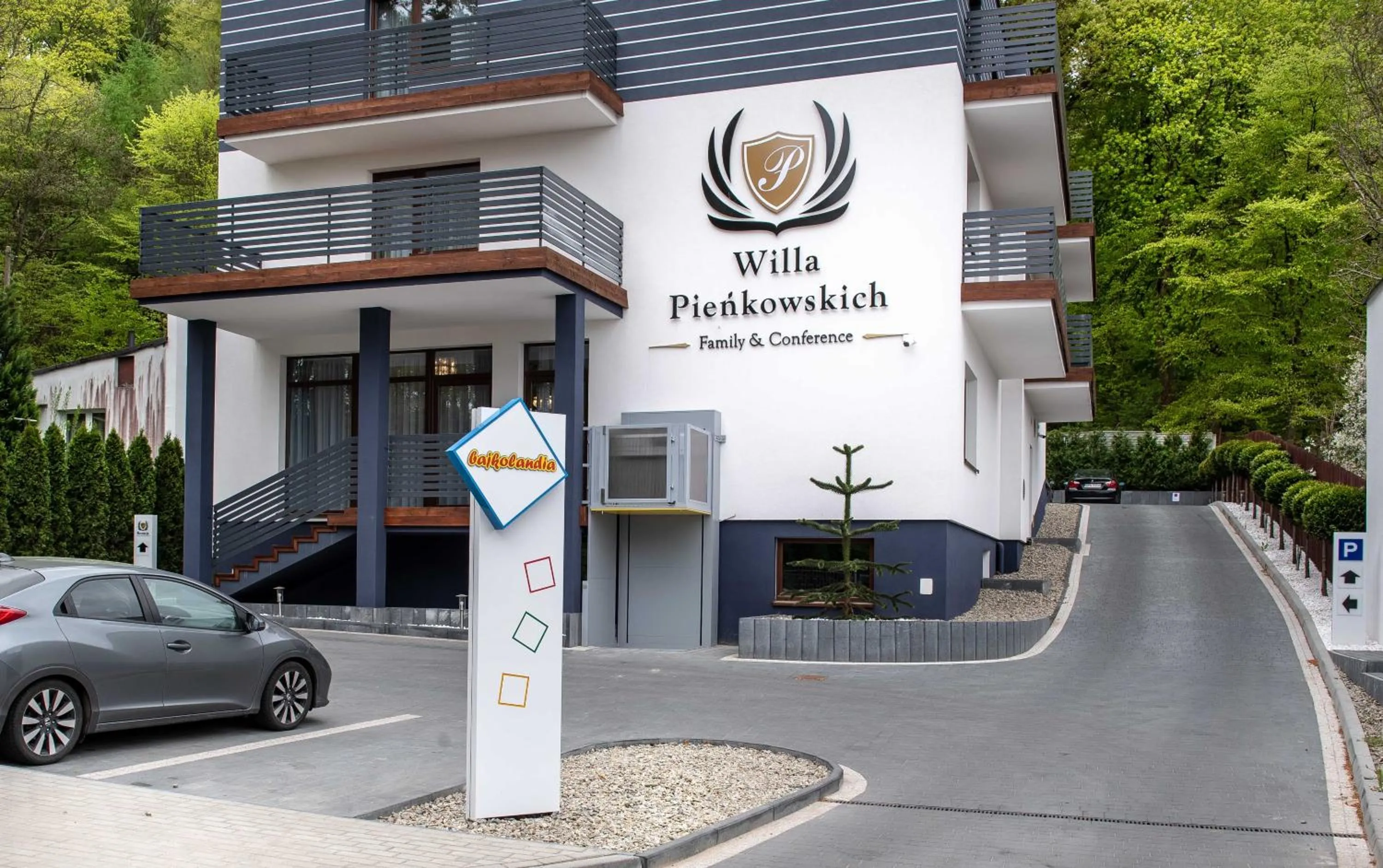 Property building in Willa Pieńkowskich