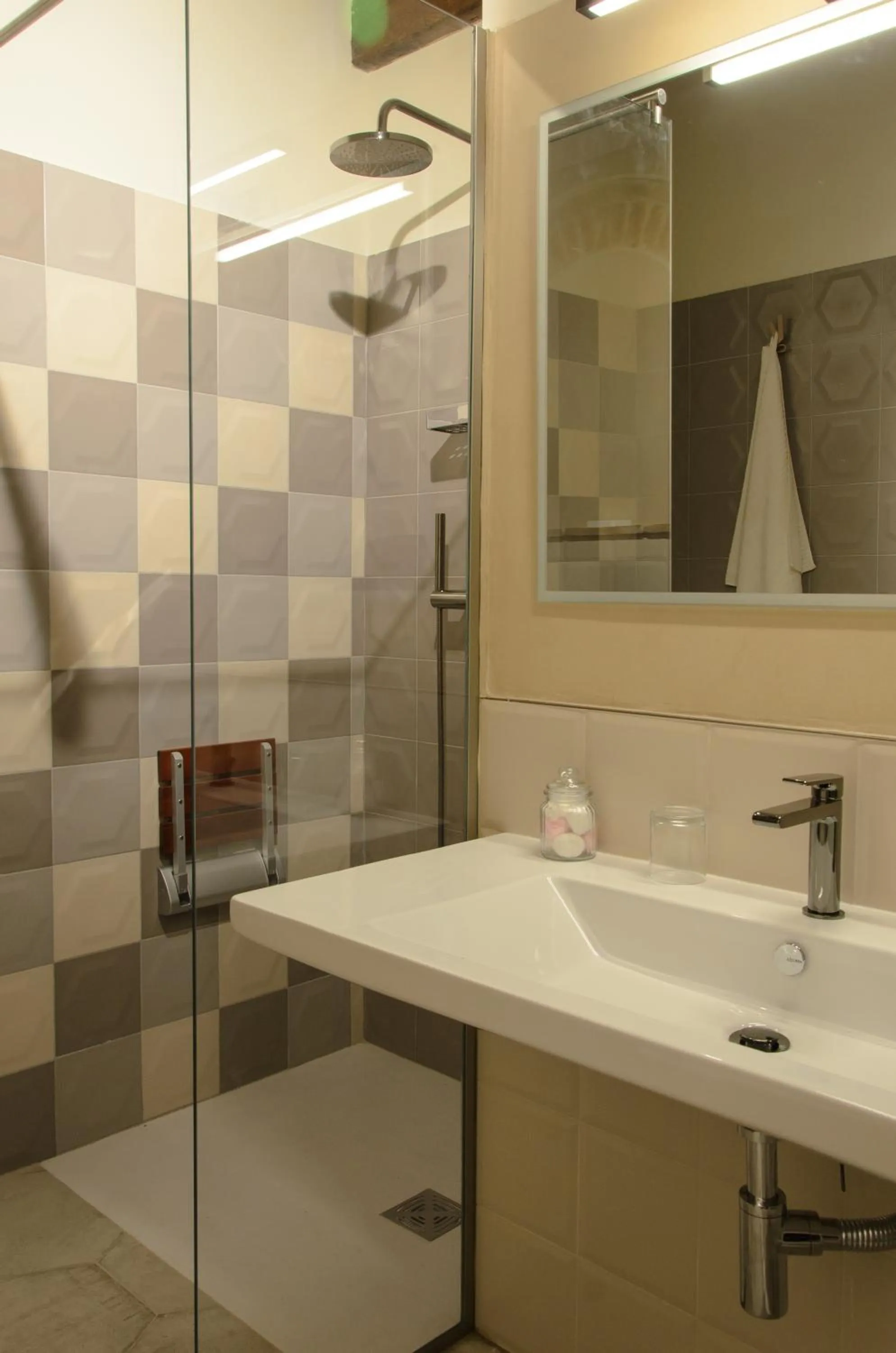 Shower in Antico Sipario Boutique Hotel, BW Signature Collection