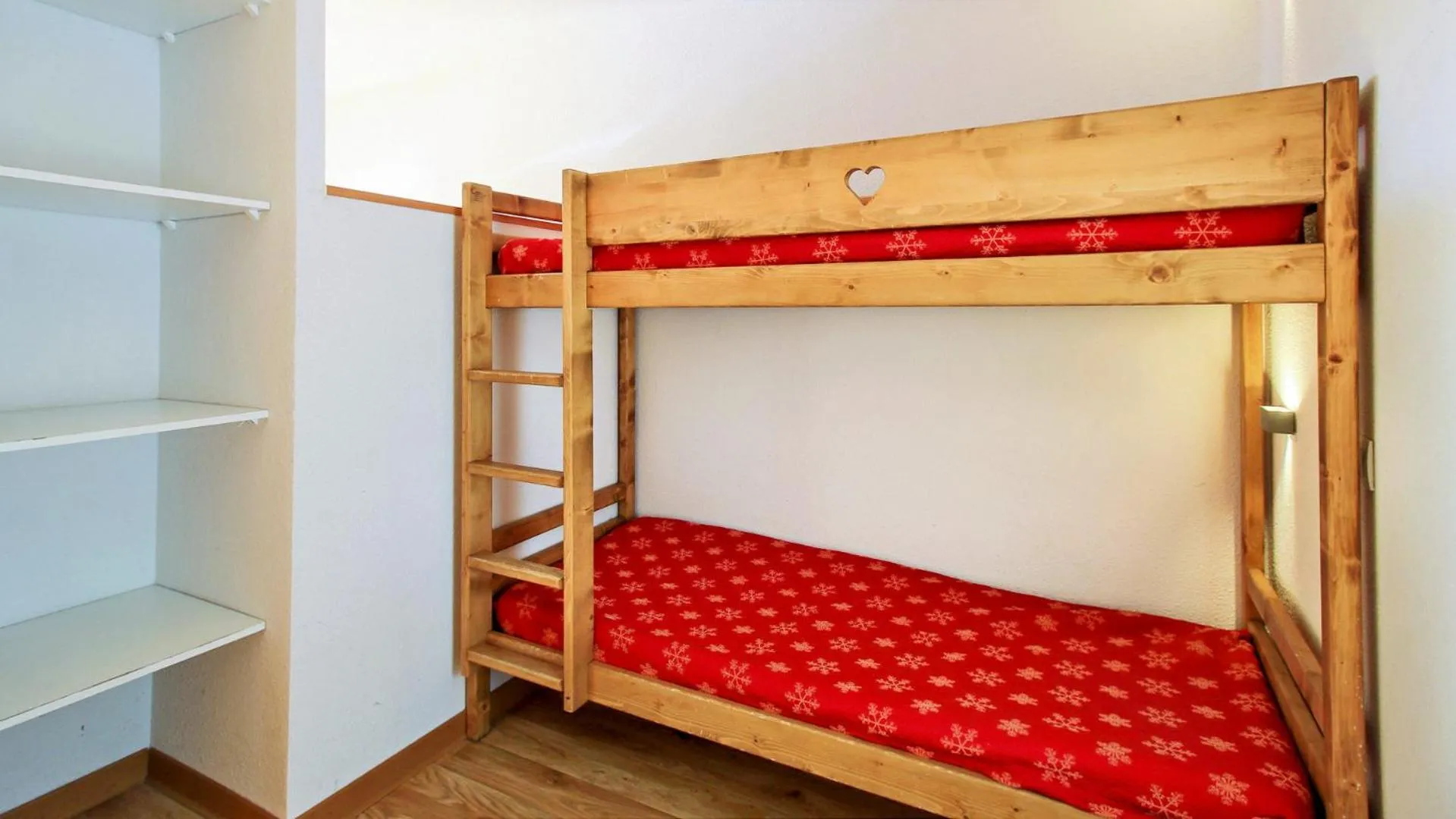 Bedroom, Bed in Vacancéole - Résidence Central Park