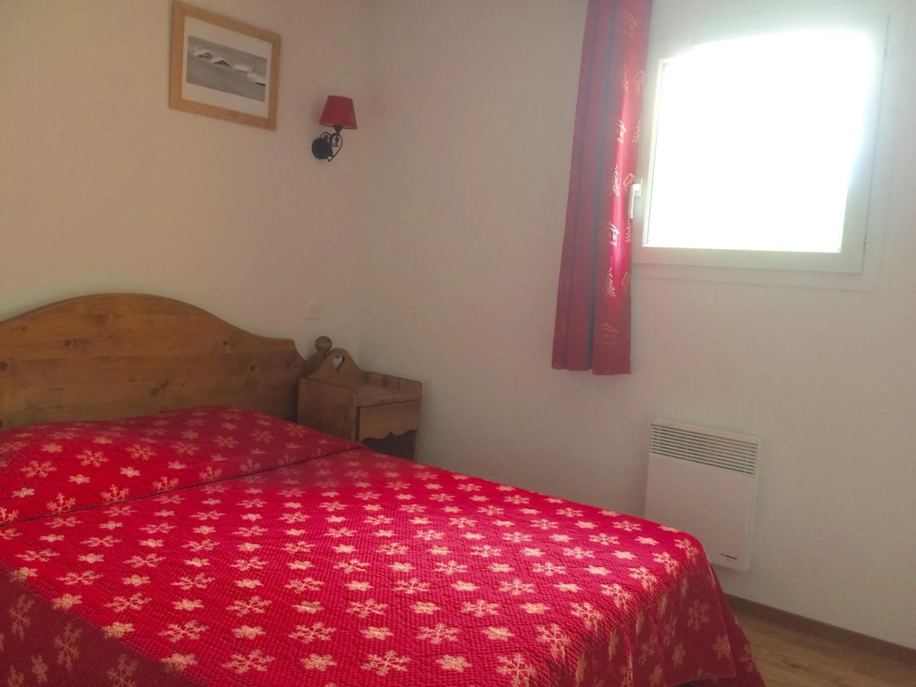 Bedroom, Bed in Vacancéole - Résidence Central Park