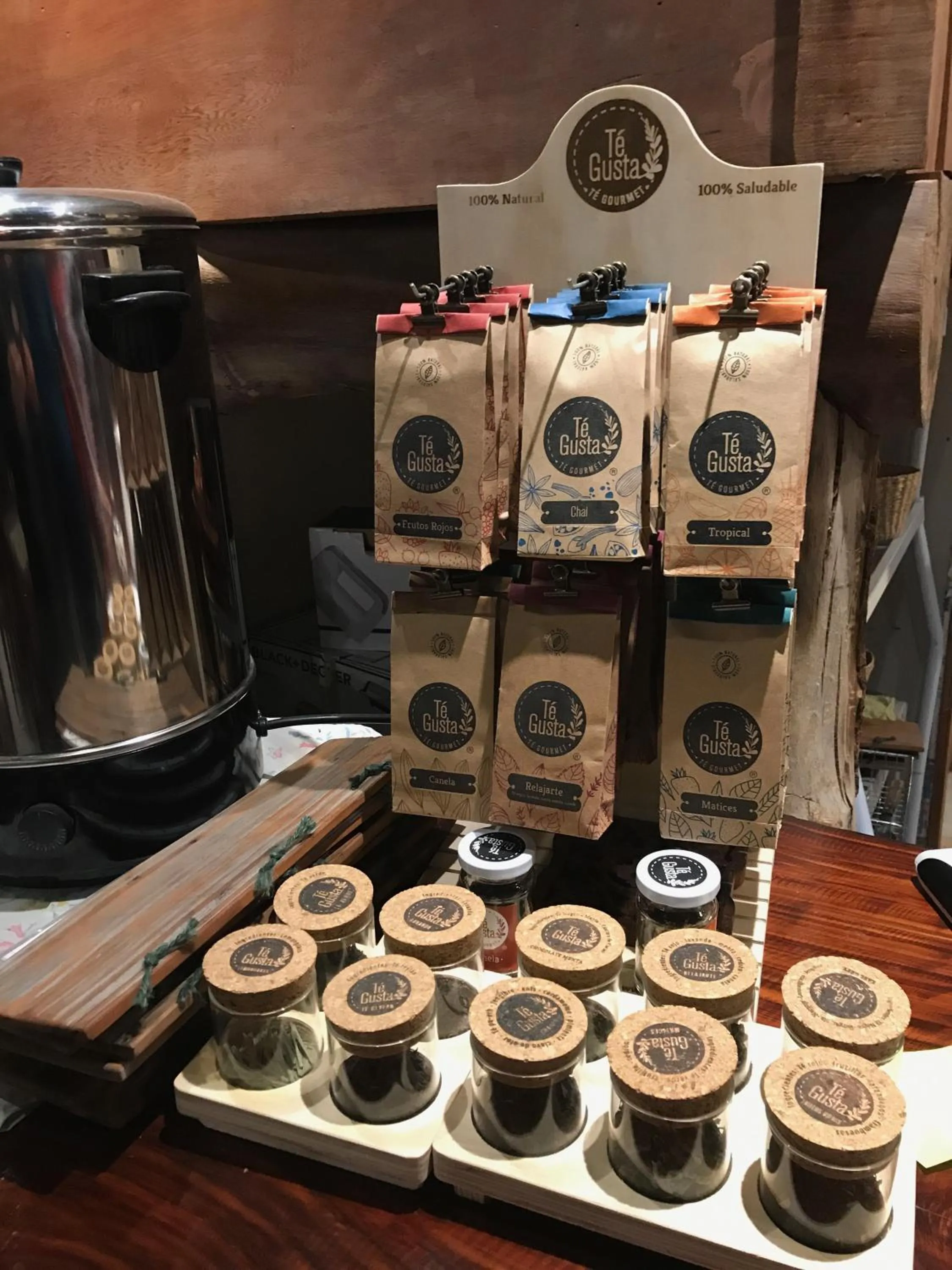 Business facilities in Parque la Pajarera