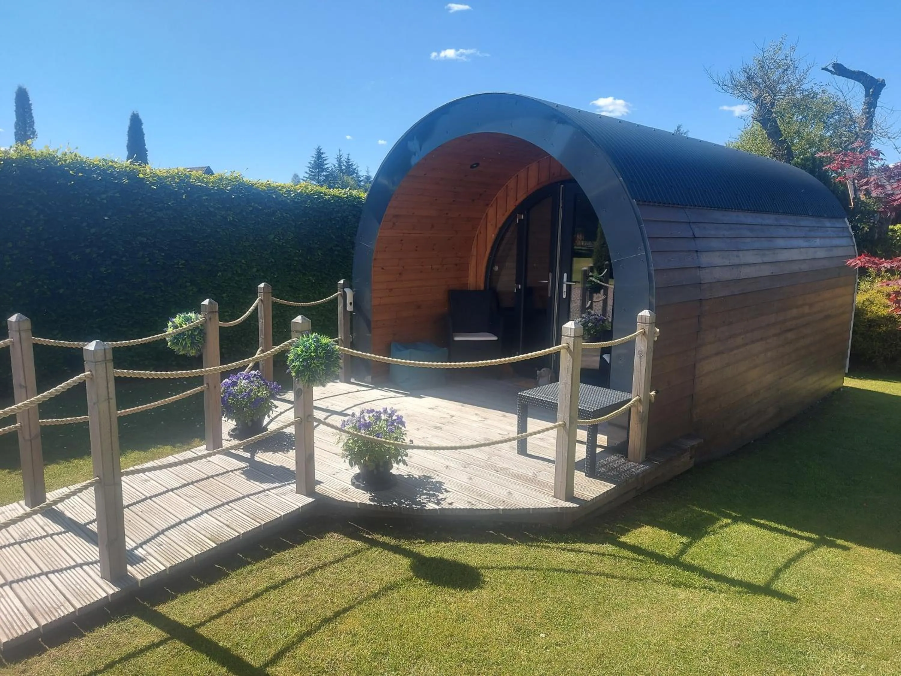Seren Garden Pod