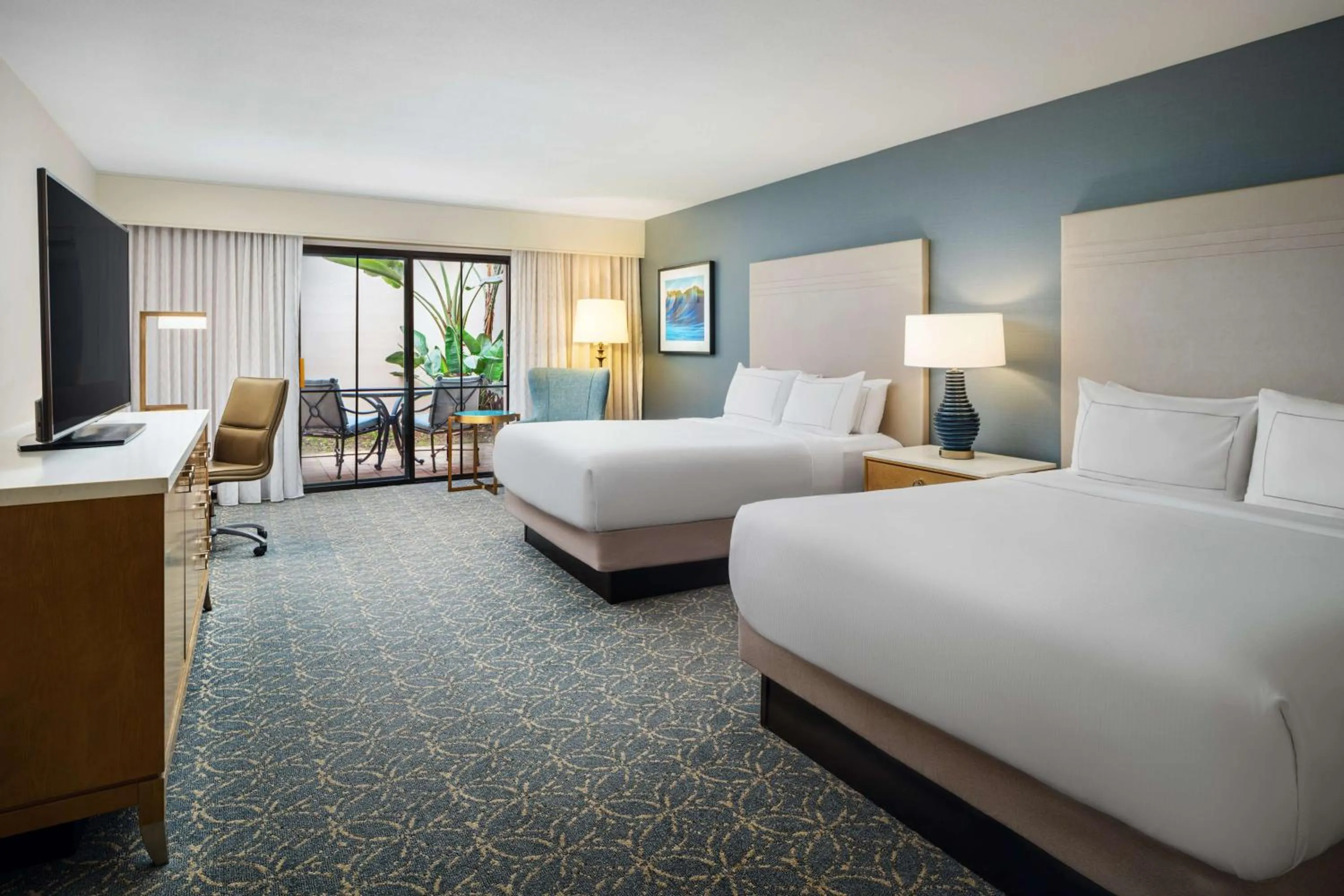 Bed in Hilton Santa Barbara Beachfront Resort