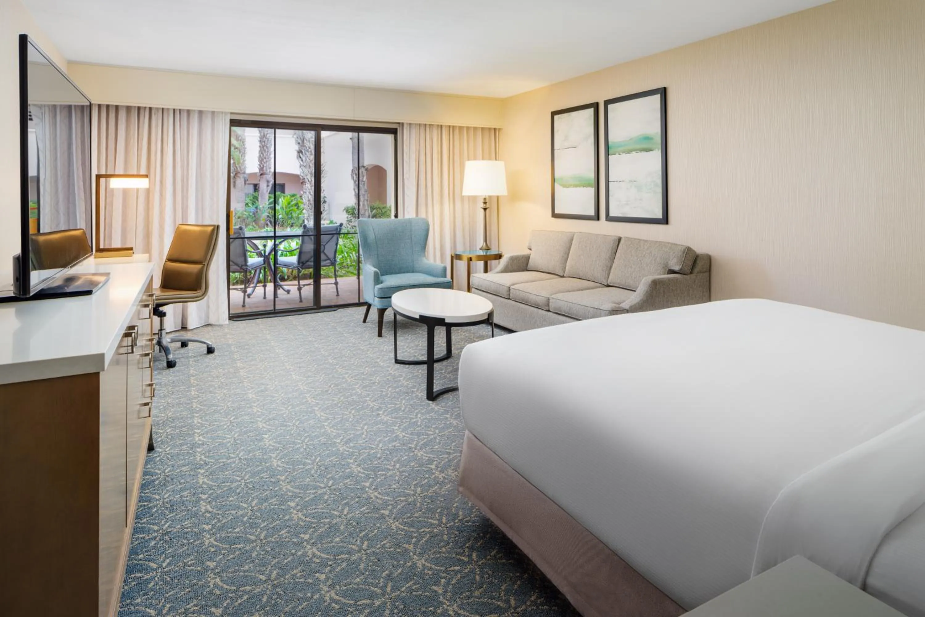 Photo of the whole room, Bed in Hilton Santa Barbara Beachfront Resort