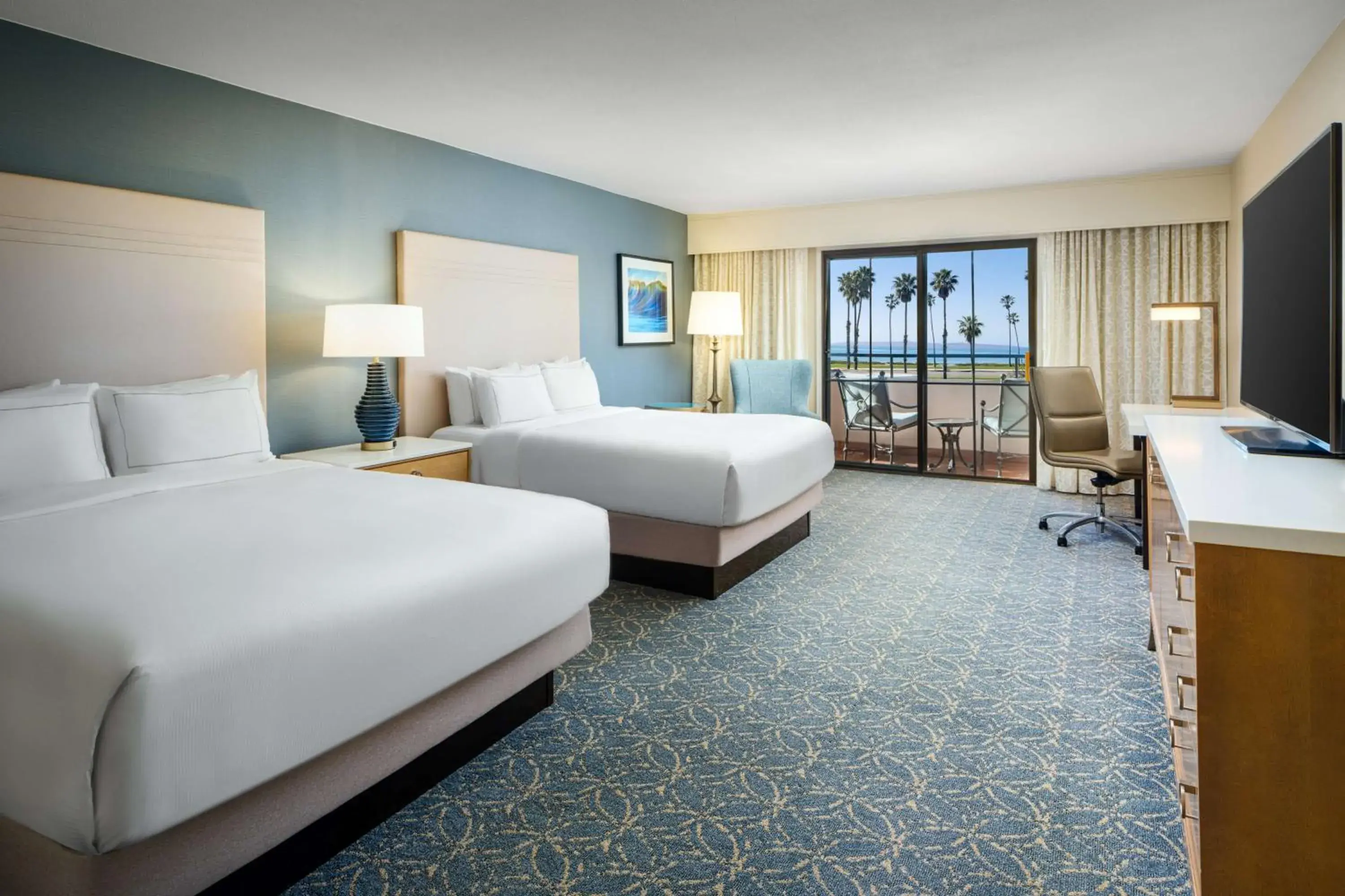 Queen Room with Two Queen Beds and Partial Ocean View in Hilton Santa Barbara Beachfront Resort Queen Room with Two Queen Beds and Partial Ocean View in Hilton Santa Barbara Beachfront Resort
