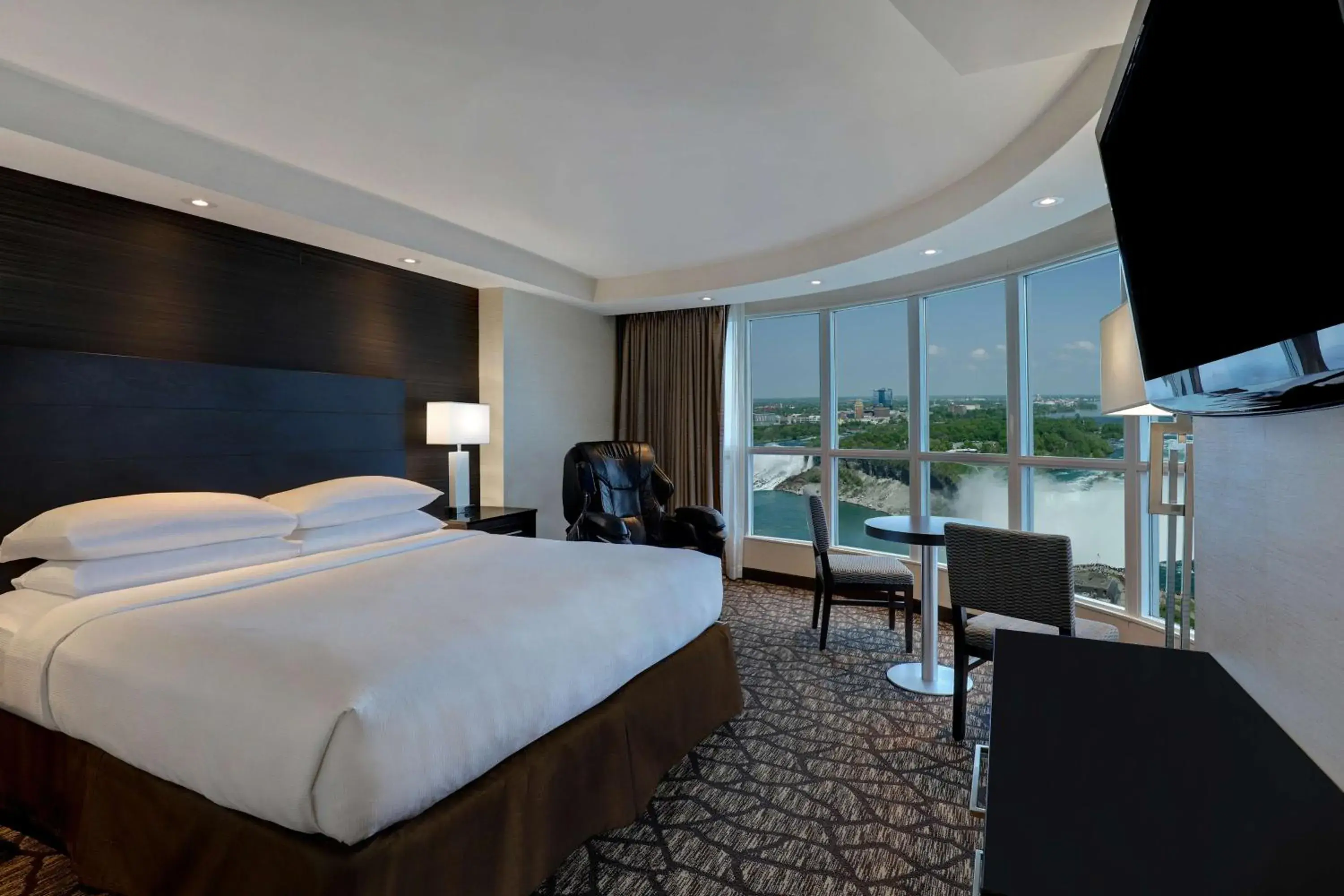 Presidential King Suite with Horseshoe/US Falls View in Embassy Suites by Hilton Niagara Falls/ Fallsview Presidential King Suite with Horseshoe/US Falls View in Embassy Suites by Hilton Niagara Falls/ Fallsview