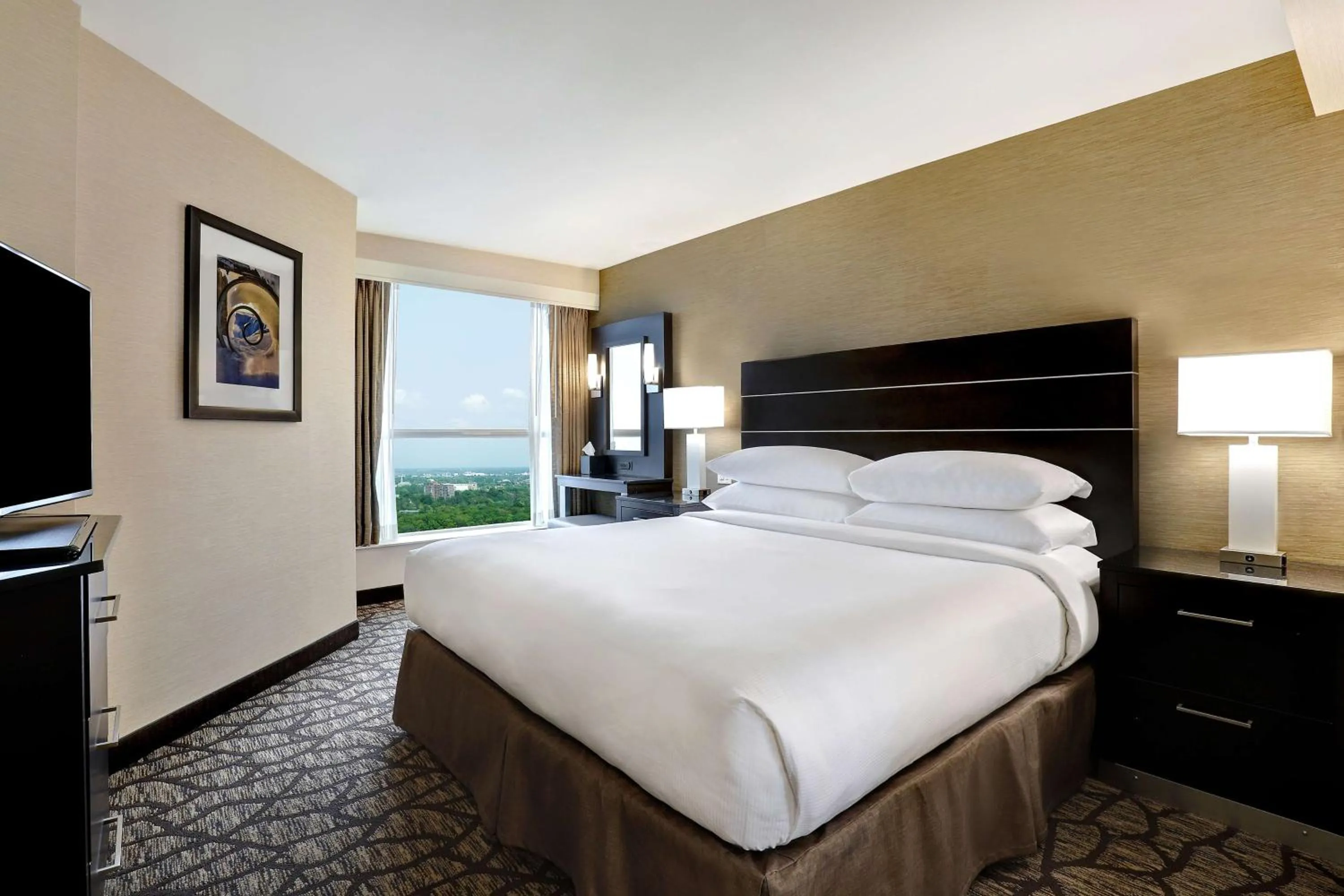 Bed in Embassy Suites by Hilton Niagara Falls/ Fallsview