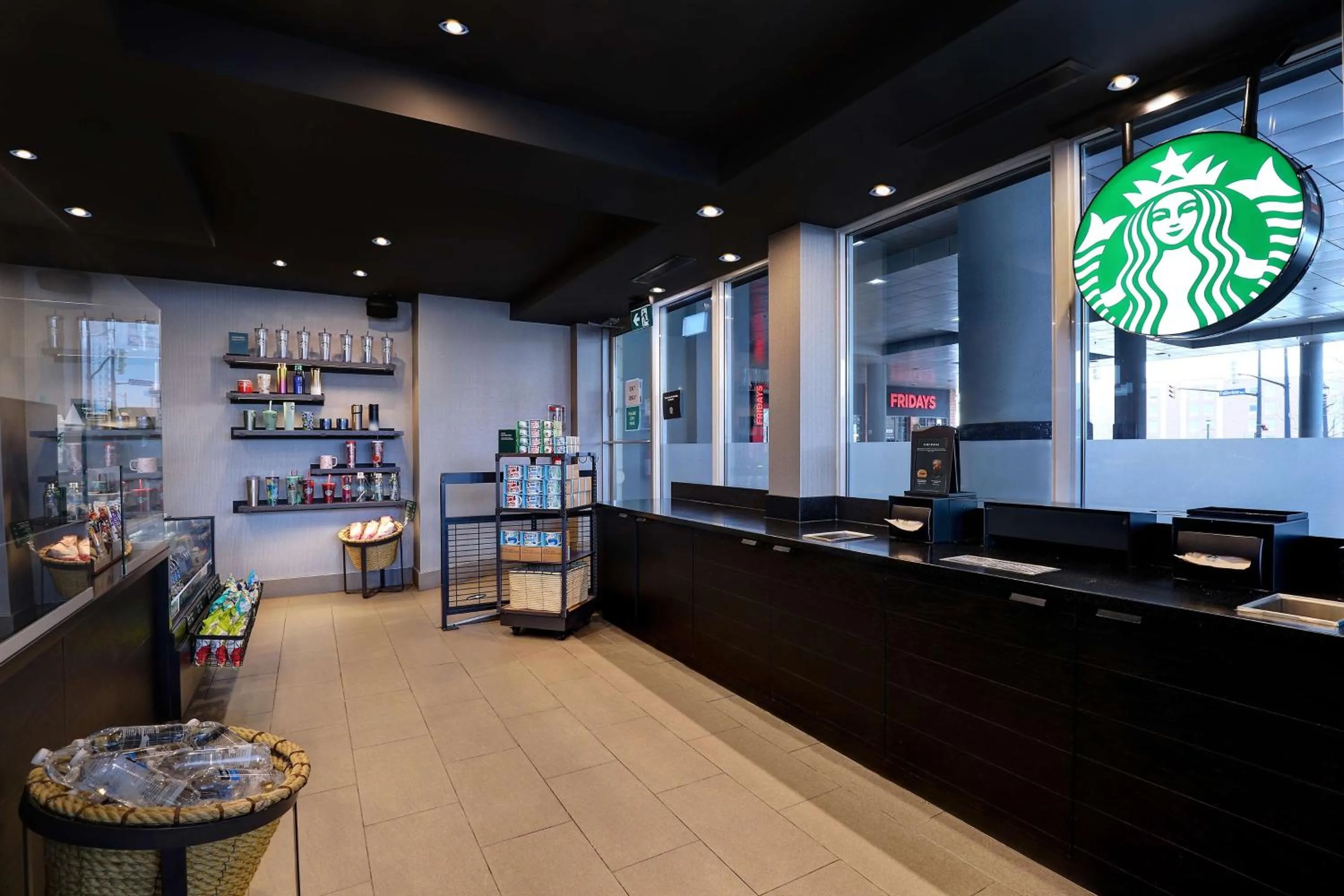 Restaurant/places to eat in Embassy Suites by Hilton Niagara Falls/ Fallsview