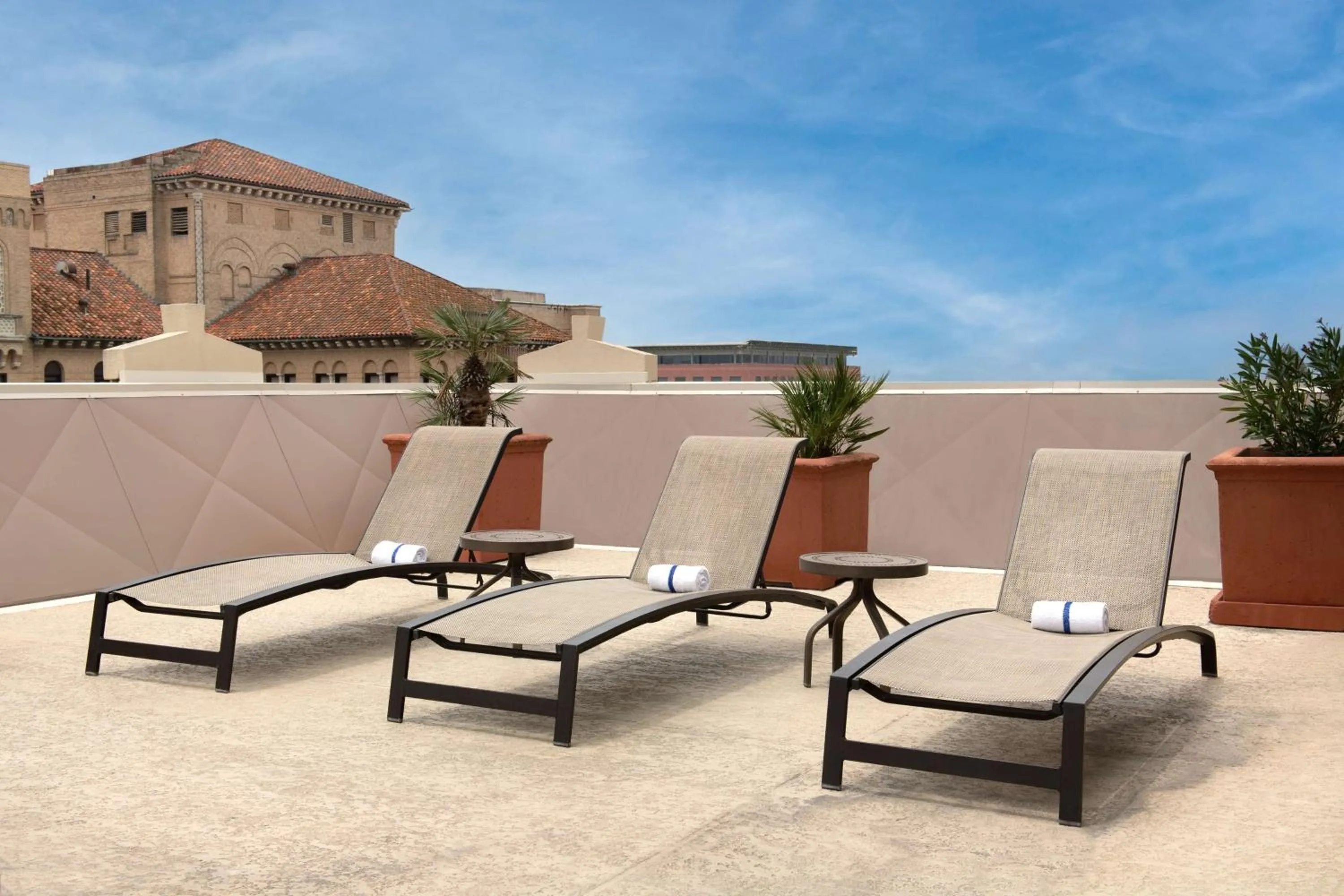 Pool view in Homewood Suites by Hilton San Antonio Riverwalk/Downtown