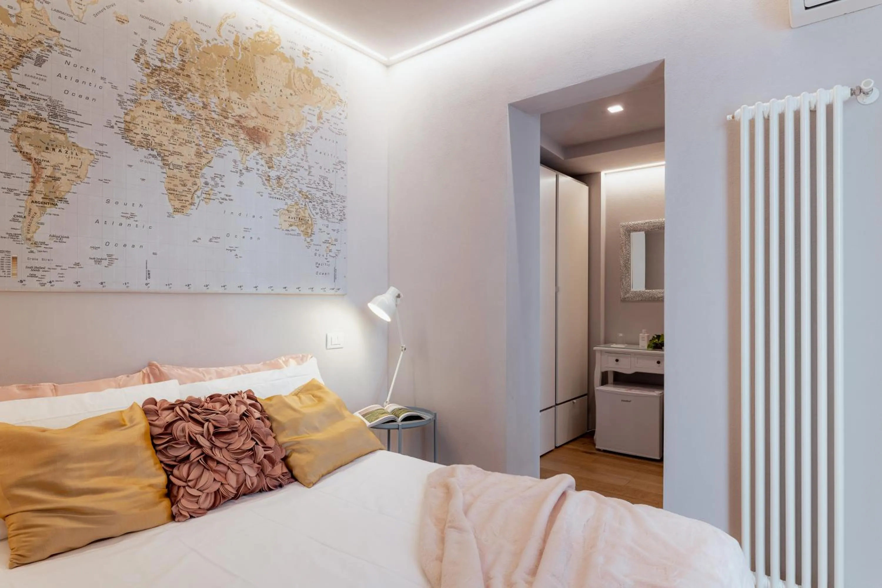 Photo of the whole room, Bed in Il Cortile di Elisa & our flats