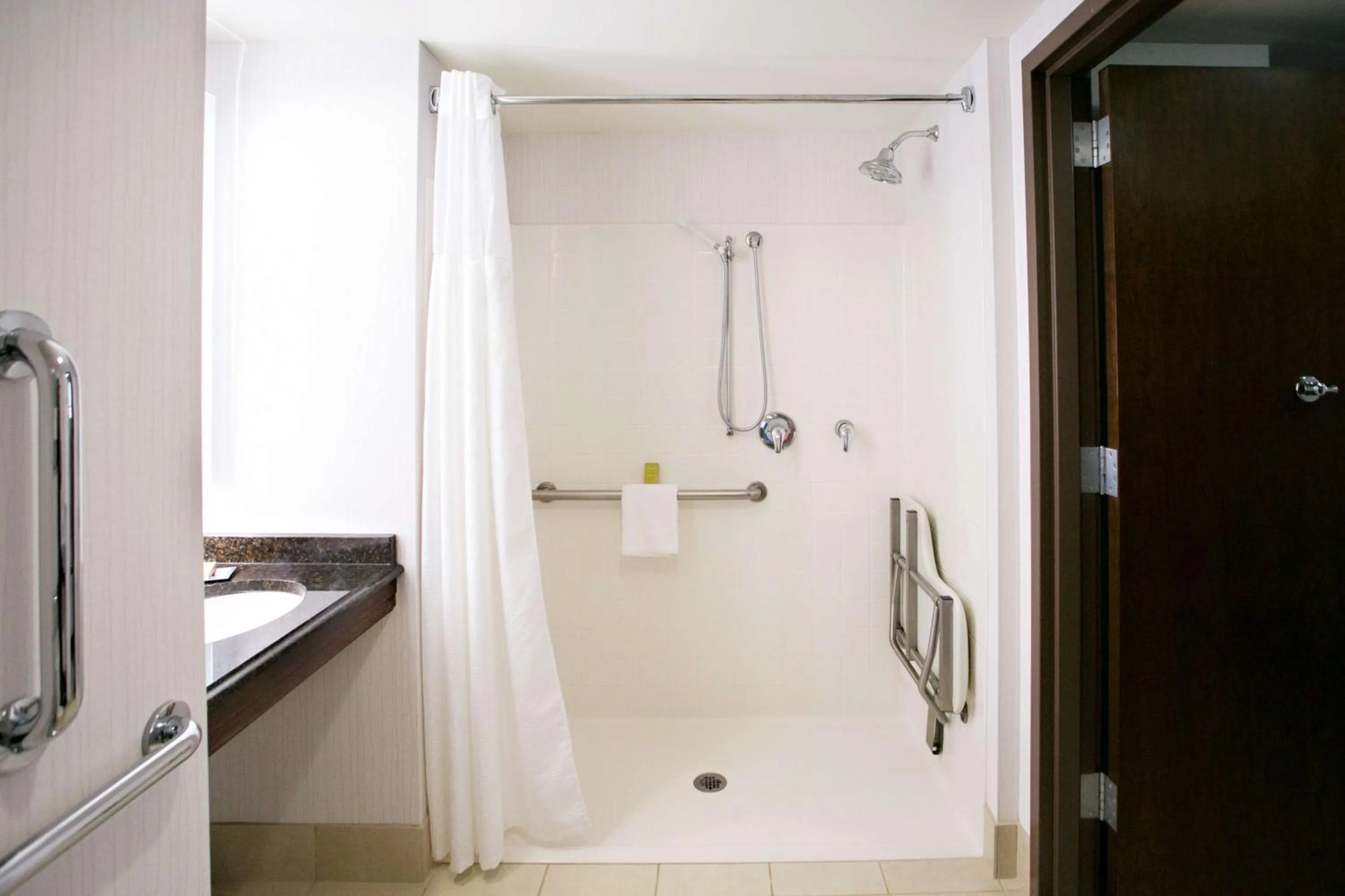 Bathroom in Hilton Minneapolis Bloomington