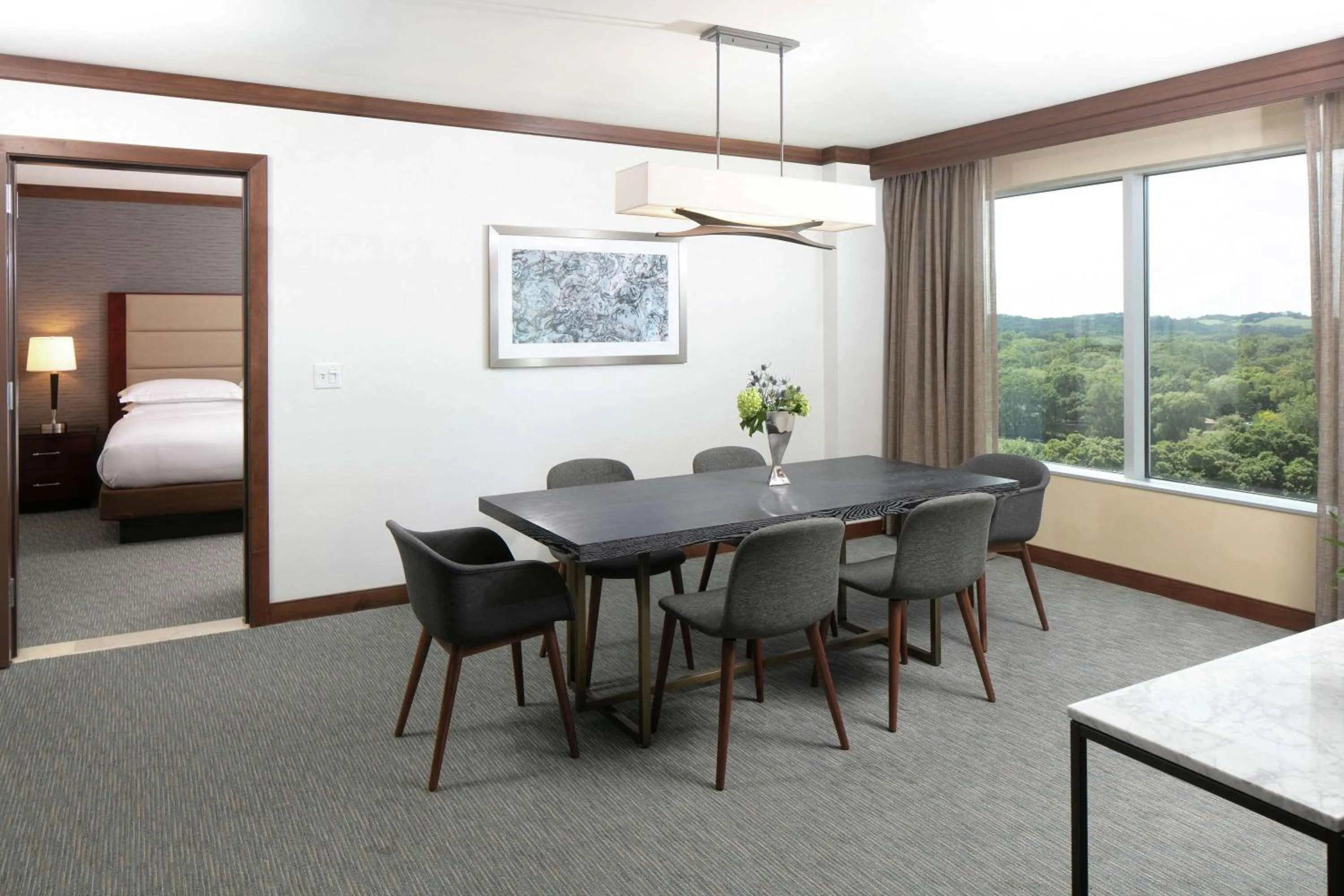 Living room in Hilton Minneapolis Bloomington