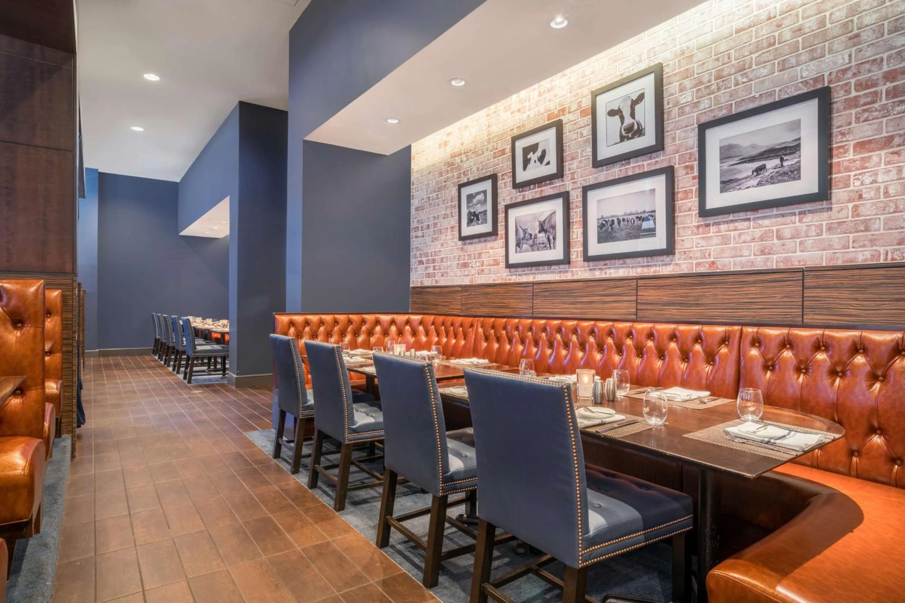 Restaurant/places to eat in Hilton Minneapolis Bloomington