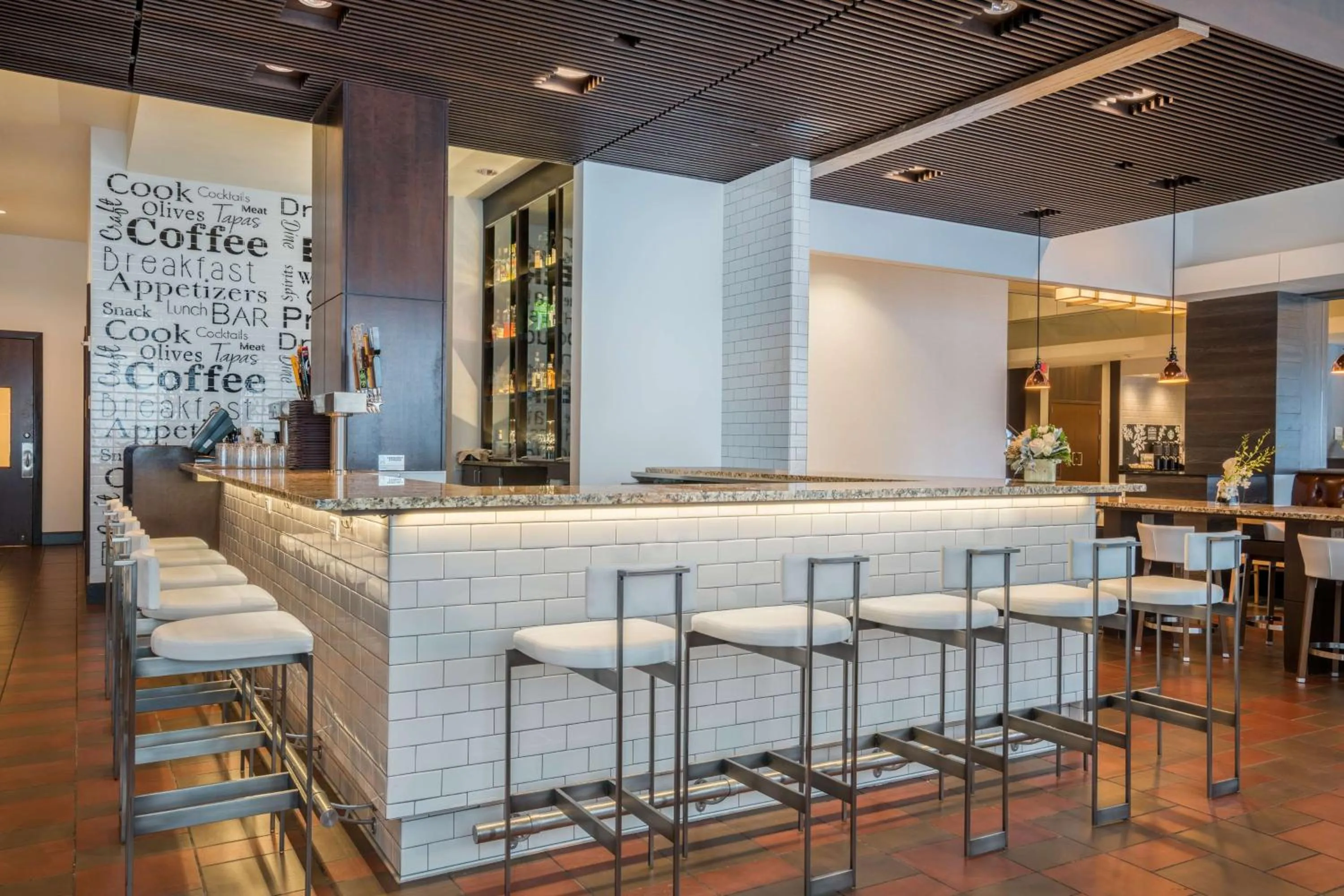 Lounge or bar in Hilton Minneapolis Bloomington