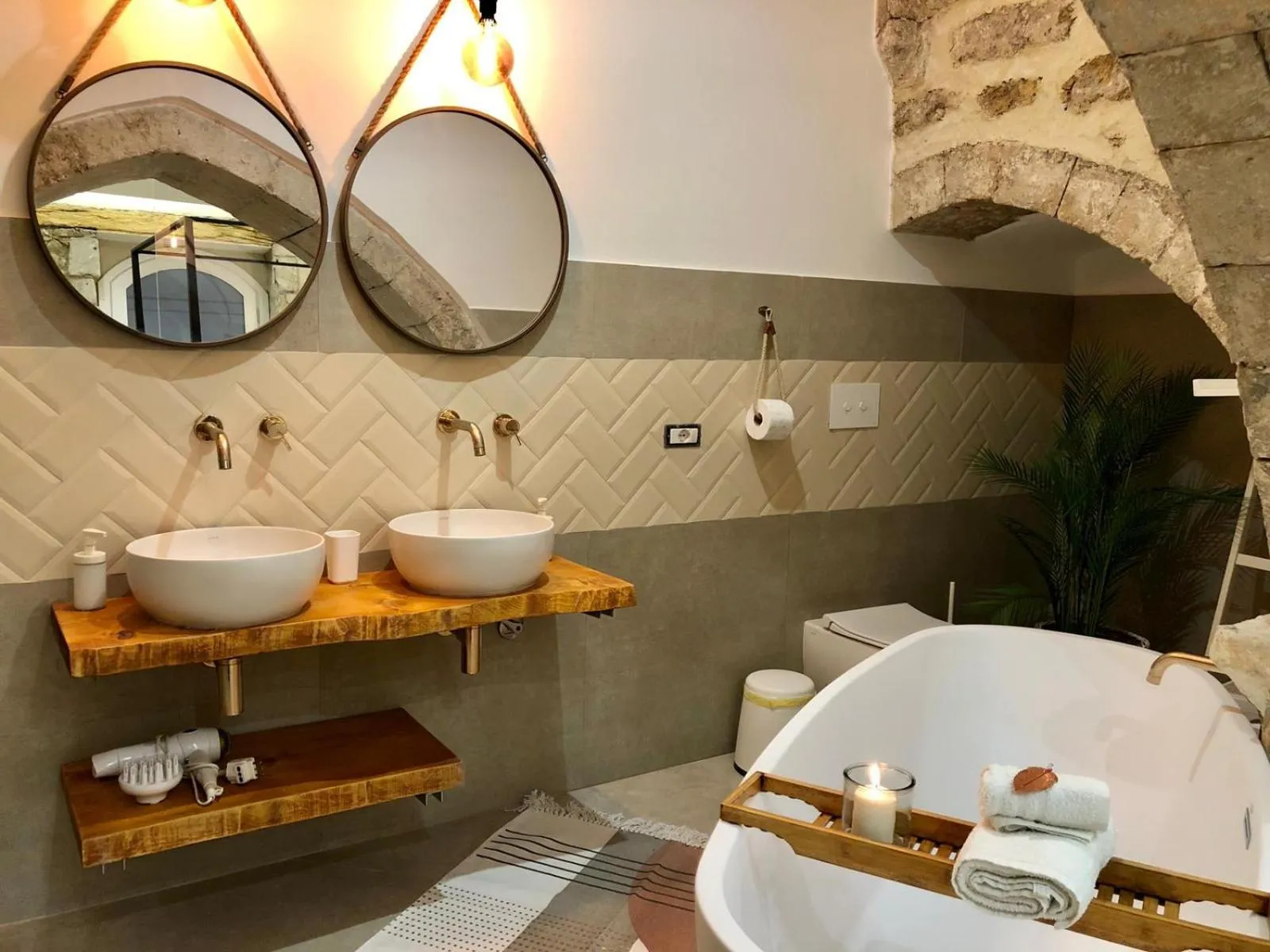 Bathroom in La Gemma di Ortigia