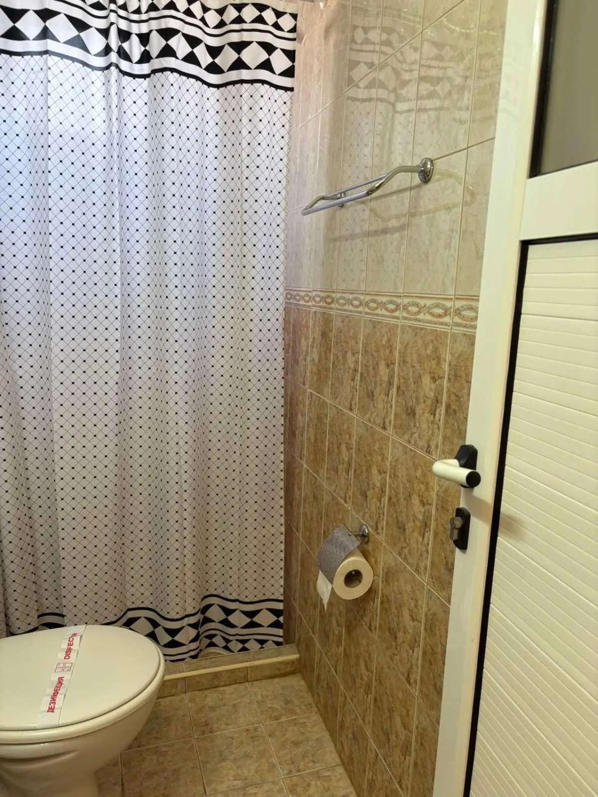 Shower in Family Hotel Chris