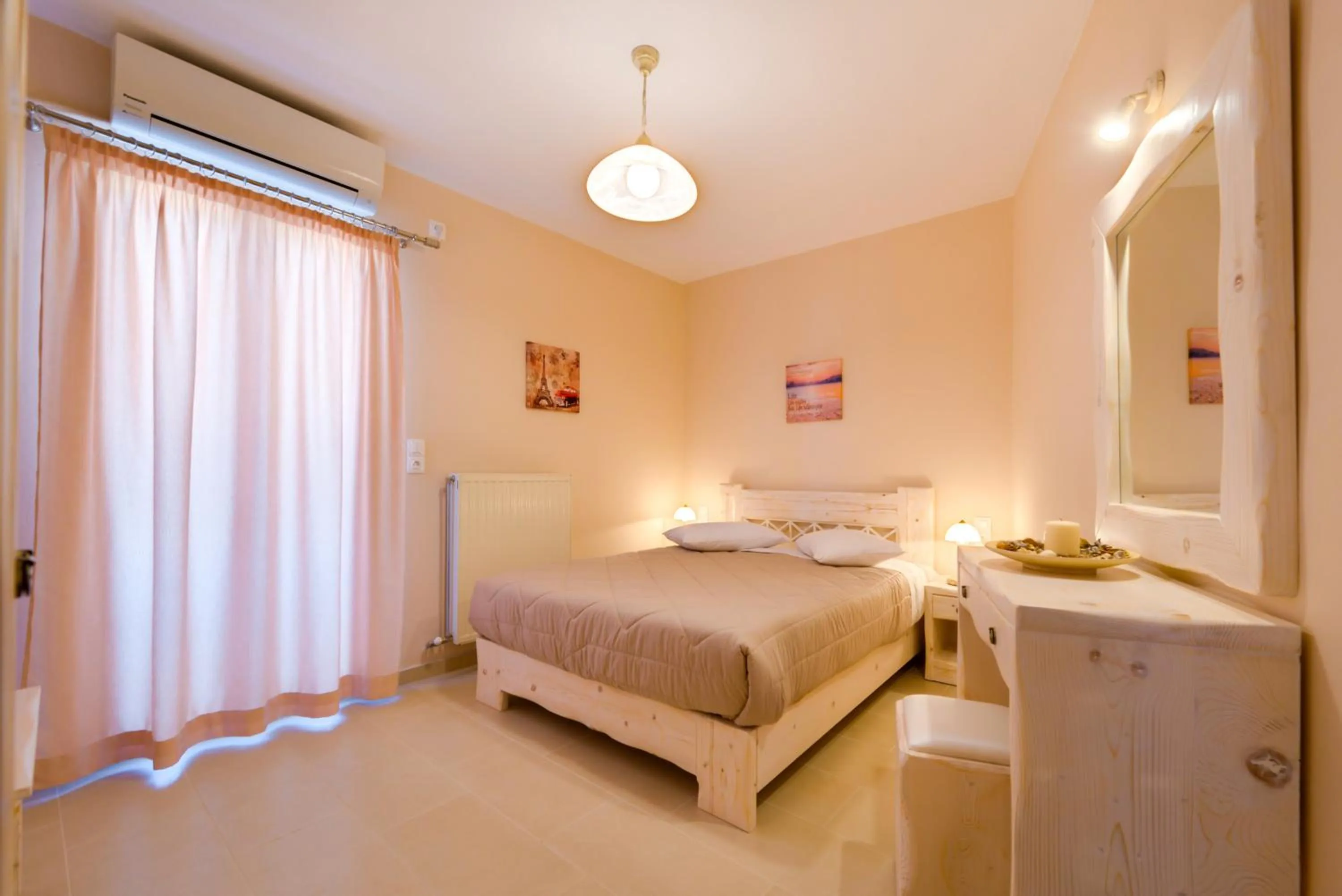 Bedroom, Bed in Villa Aegeon