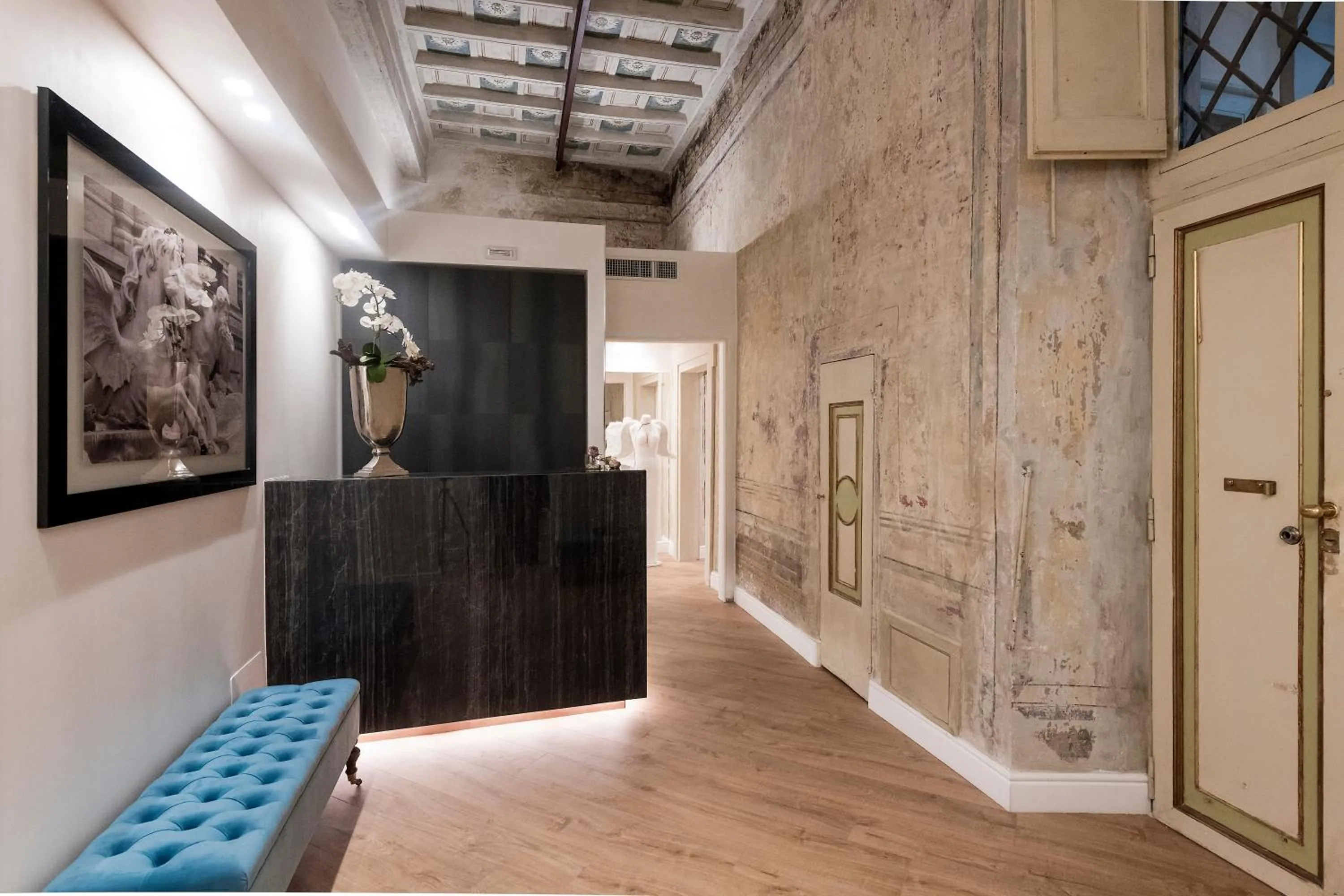 Lobby or reception in Navona Style