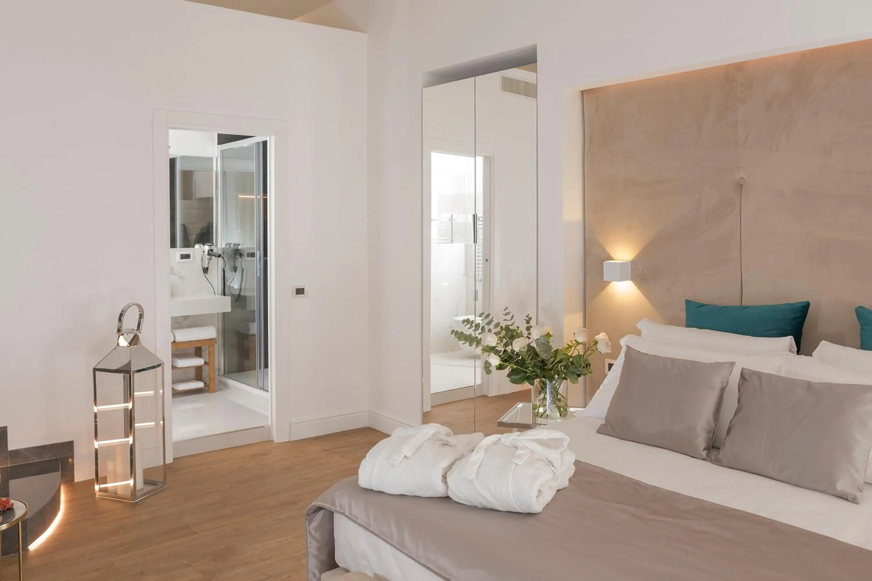 Bedroom, Bed in Navona Style