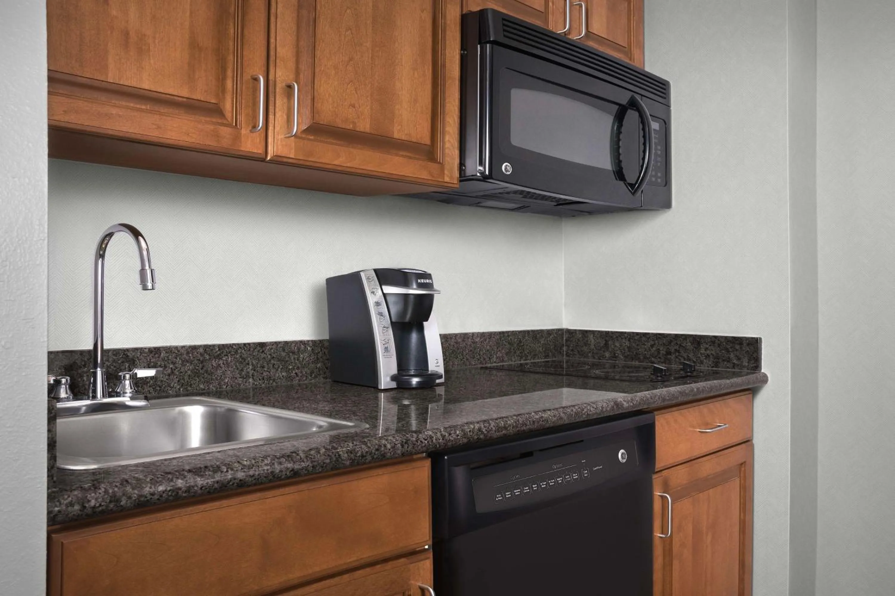 Kitchen or kitchenette in Homewood Suites by Hilton Omaha - Downtown