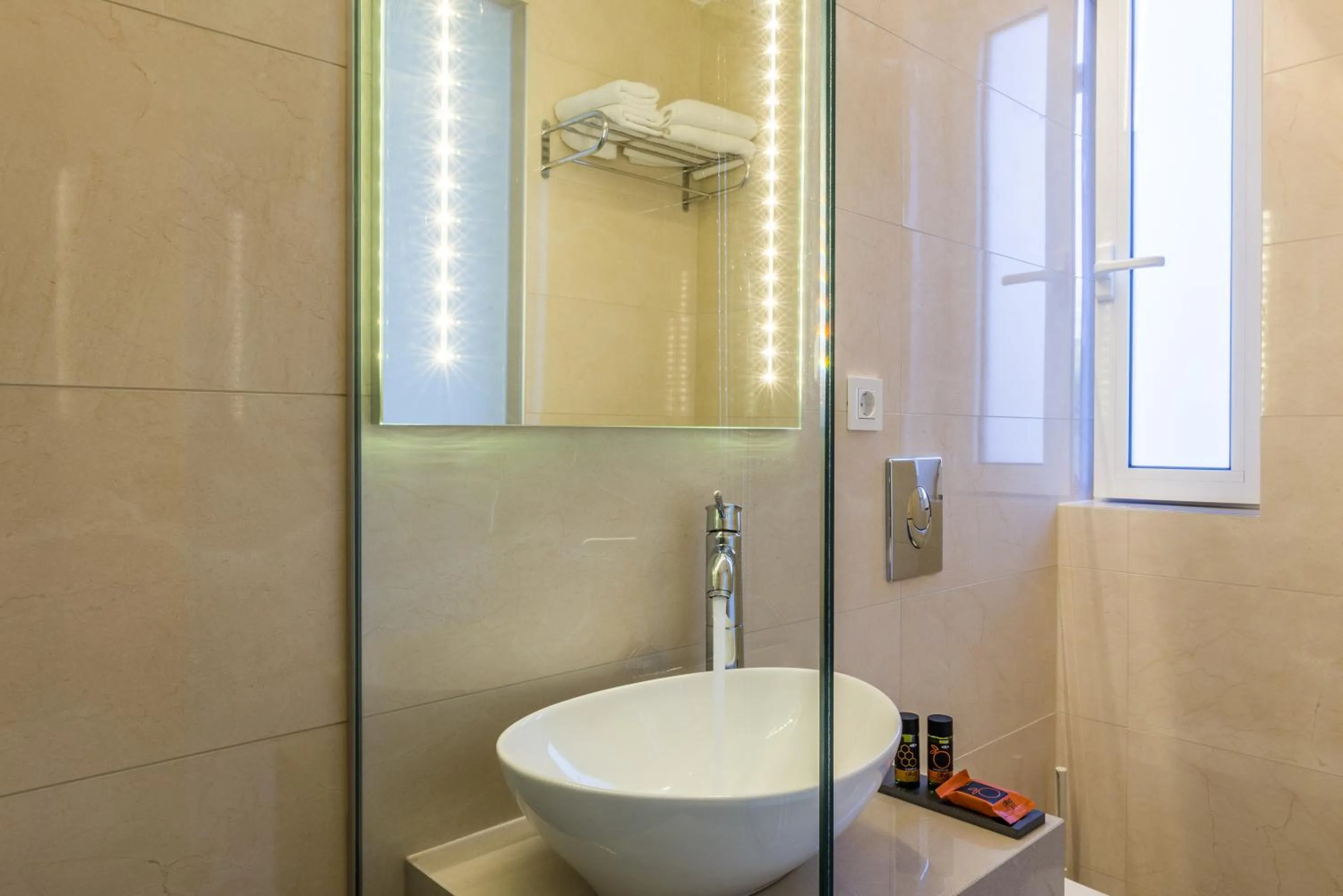 Bathroom in Forum Suites