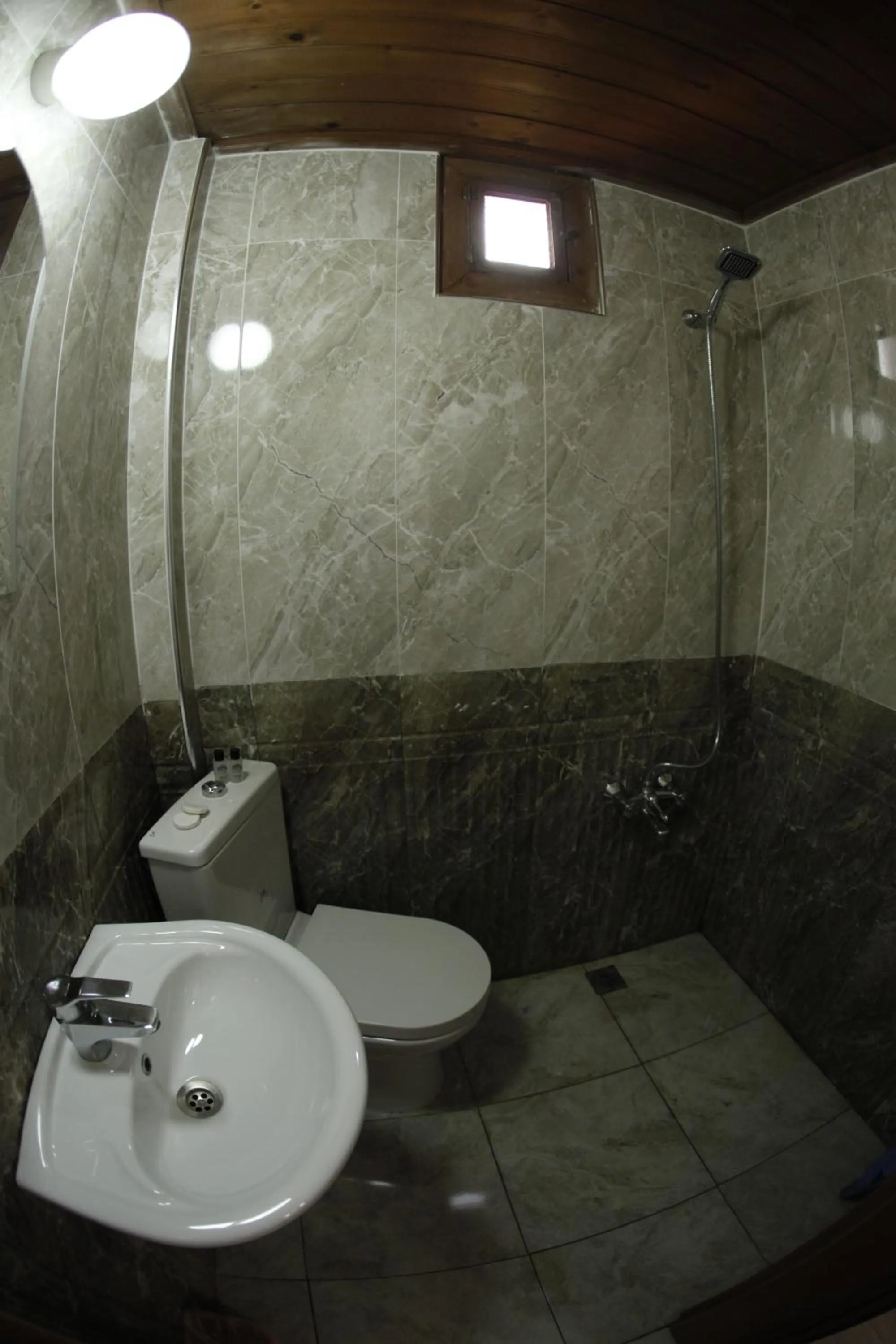 Shower in Arifbey Konak Hotel