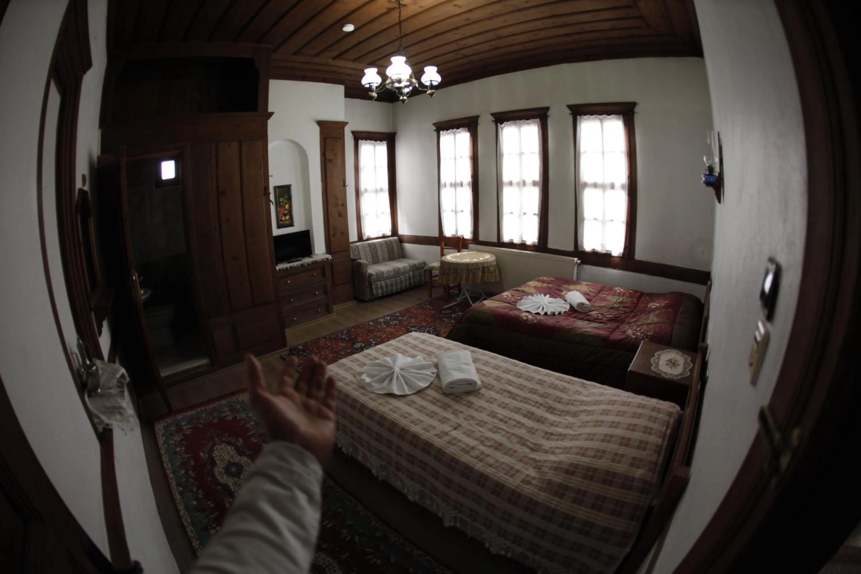 Photo of the whole room, Bed in Arifbey Konak Hotel