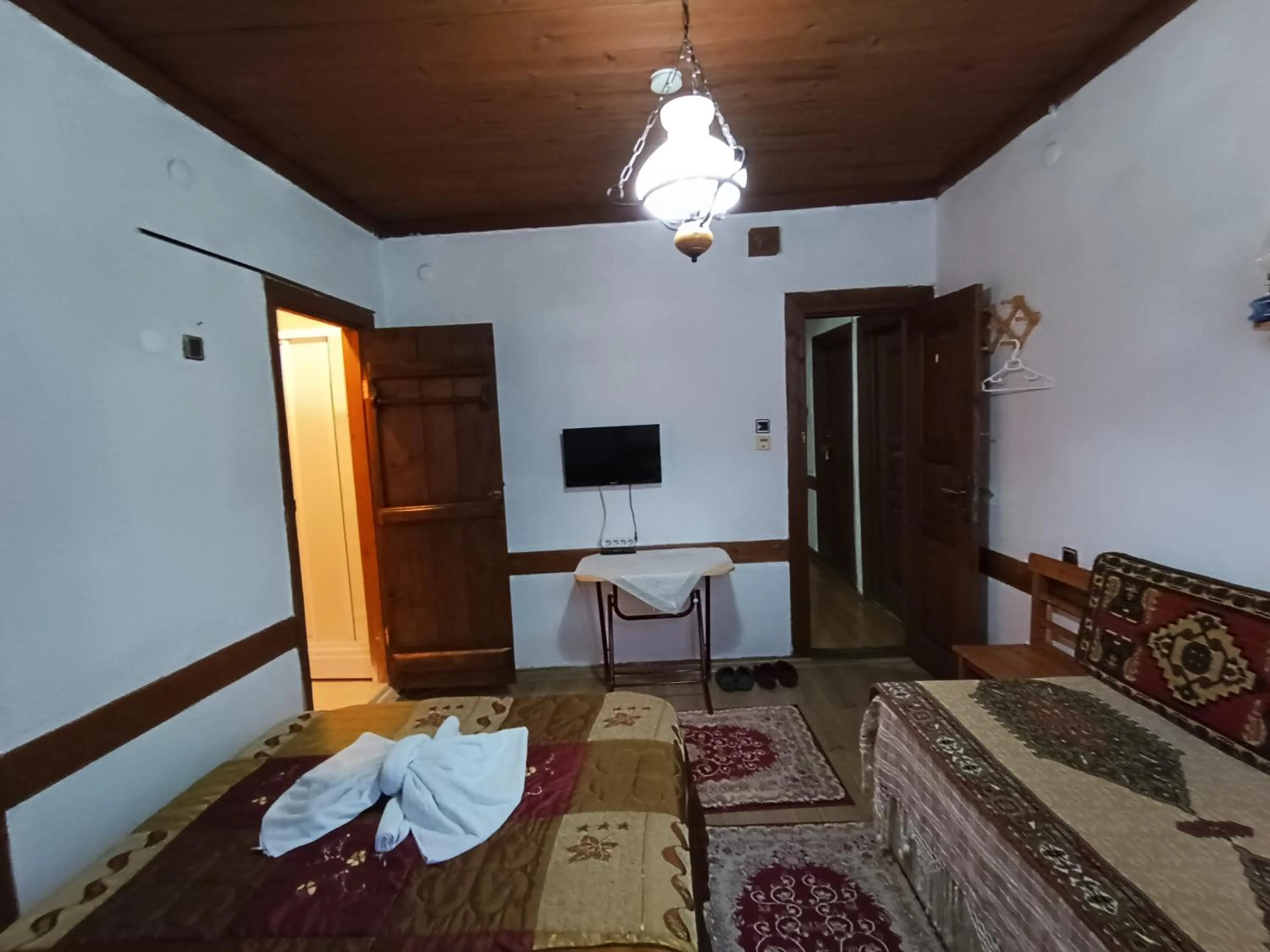 Photo of the whole room, Bed in Arifbey Konak Hotel