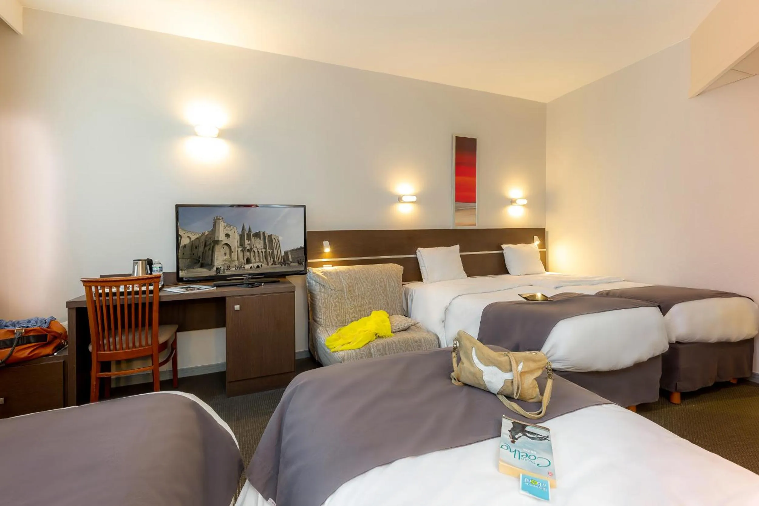 Bed in Kyriad Avignon - Palais des Papes