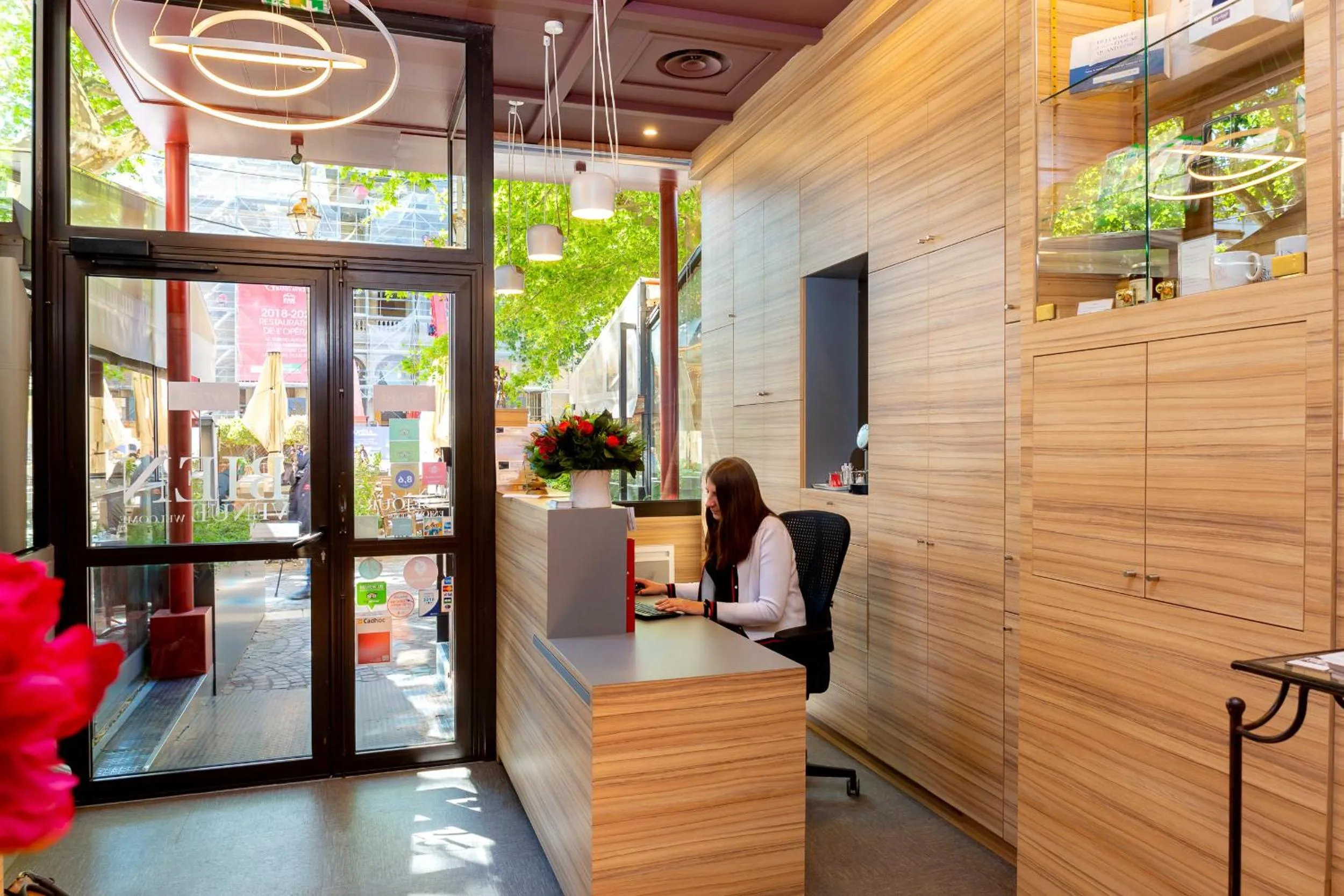 Staff in Kyriad Avignon - Palais des Papes