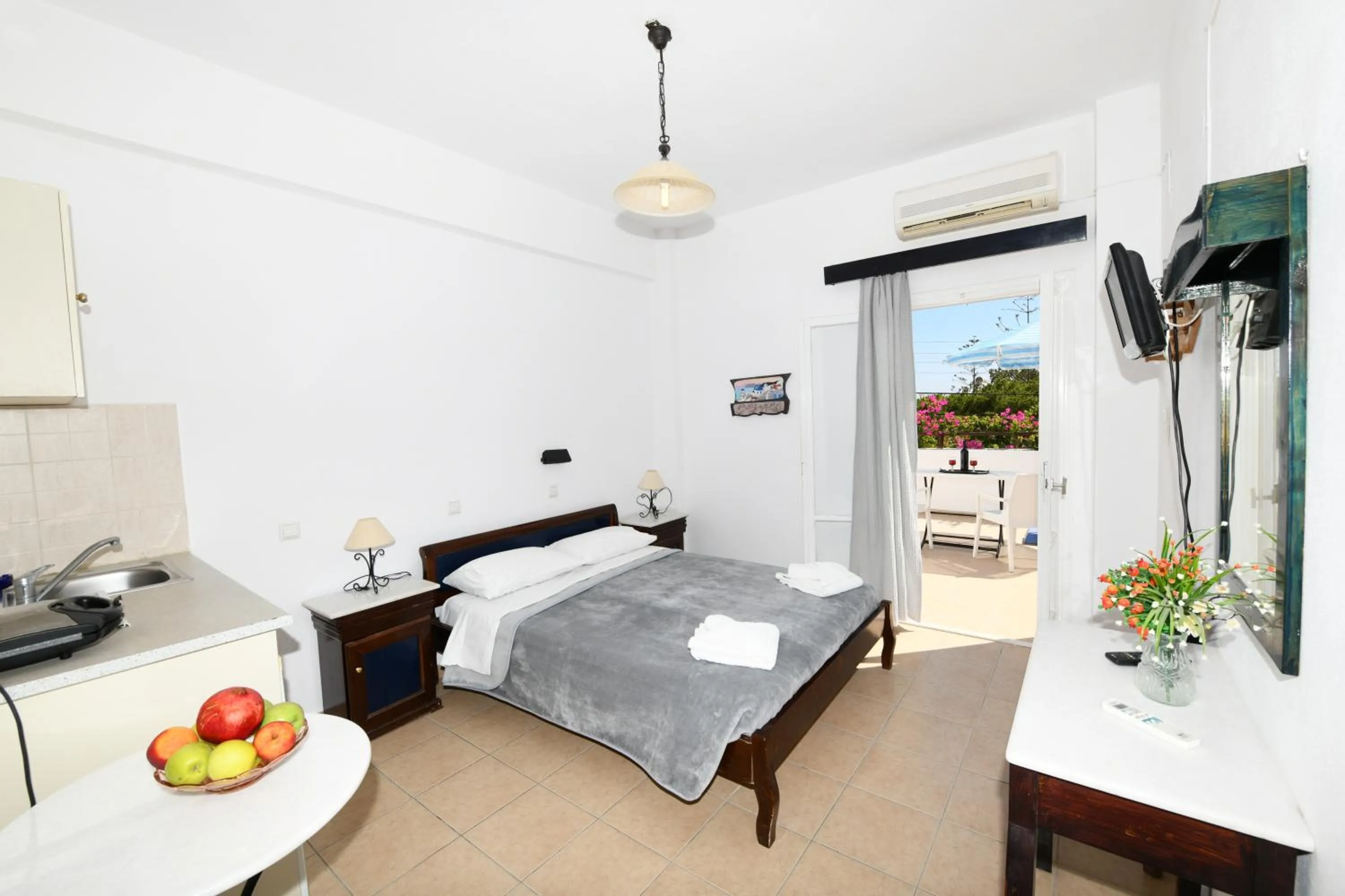 Photo of the whole room, Bed in Sunflower ApartHotel